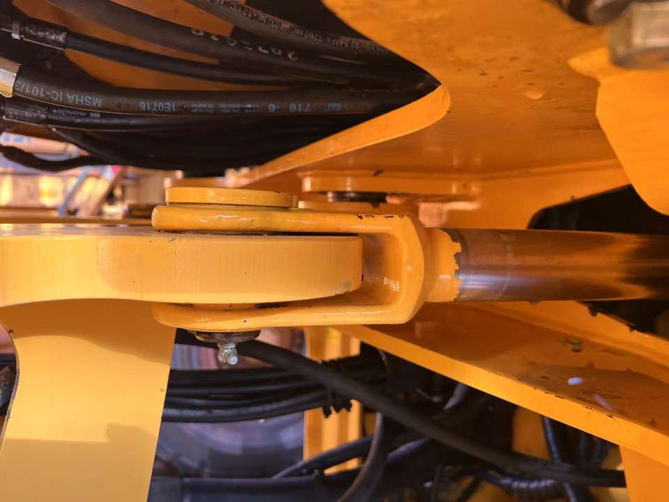 Hot Selling Used Original Sweden Hydraulic Volvo L120GZ Wheel Loader Second Hand Loader Volvo L220G in Good Condition for Sale - Máy xúc lật bánh lốp: hình 3 Hot Selling Used Original Sweden Hydraulic Volvo L120GZ Wheel Loader Second Hand Loader Volvo L220G in Good Condition for Sale - Máy xúc lật bánh lốp: hình 3