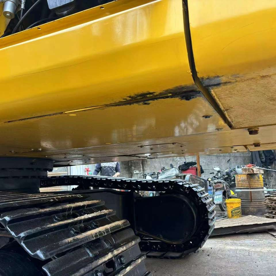 KOMATSU PC 300 - Máy xúc bánh xích: hình 3 KOMATSU PC 300 - Máy xúc bánh xích: hình 3