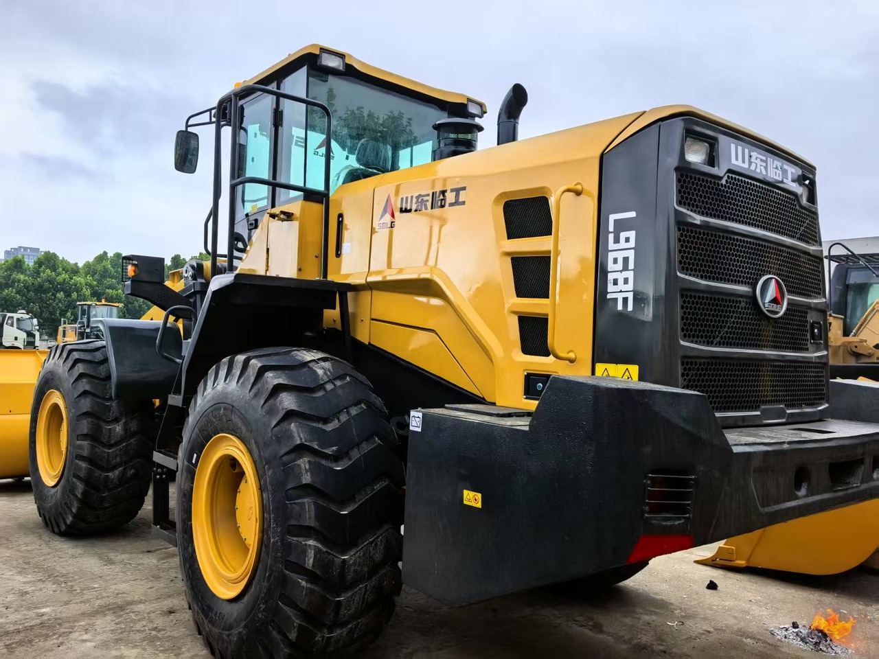 SDLG LG968F - Máy xúc lật bánh lốp: hình 4 SDLG LG968F - Máy xúc lật bánh lốp: hình 4