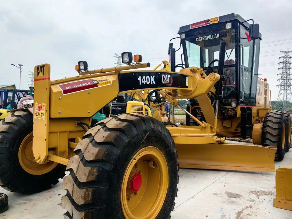 Used Caterpillar 140G/140H Motor Grader From Japan Popular Sale for Farms with Core Components Included Engine Gearbox Bearing - Máy san: hình 3 Used Caterpillar 140G/140H Motor Grader From Japan Popular Sale for Farms with Core Components Included Engine Gearbox Bearing - Máy san: hình 3