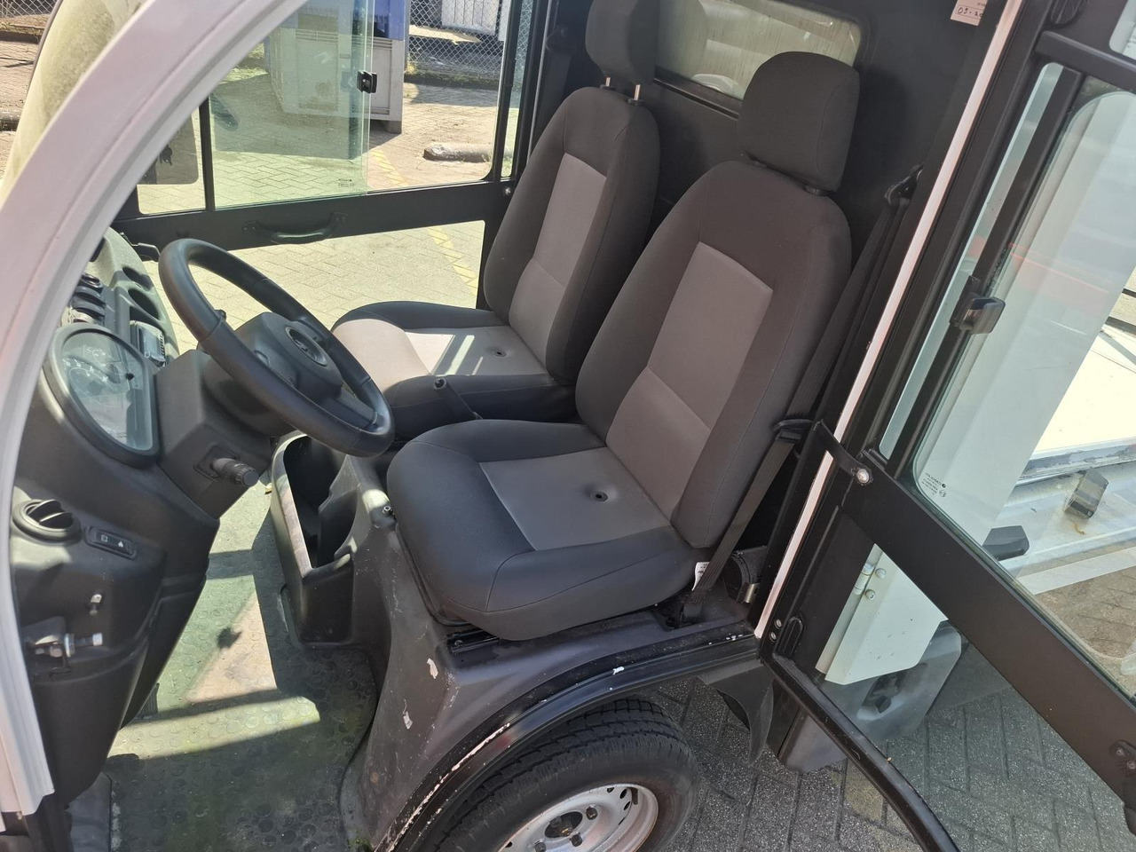Aixam Mega E-Worker Elektrische Bakwagen RK-437-P - Xe golf: hình 2 Aixam Mega E-Worker Elektrische Bakwagen RK-437-P - Xe golf: hình 2