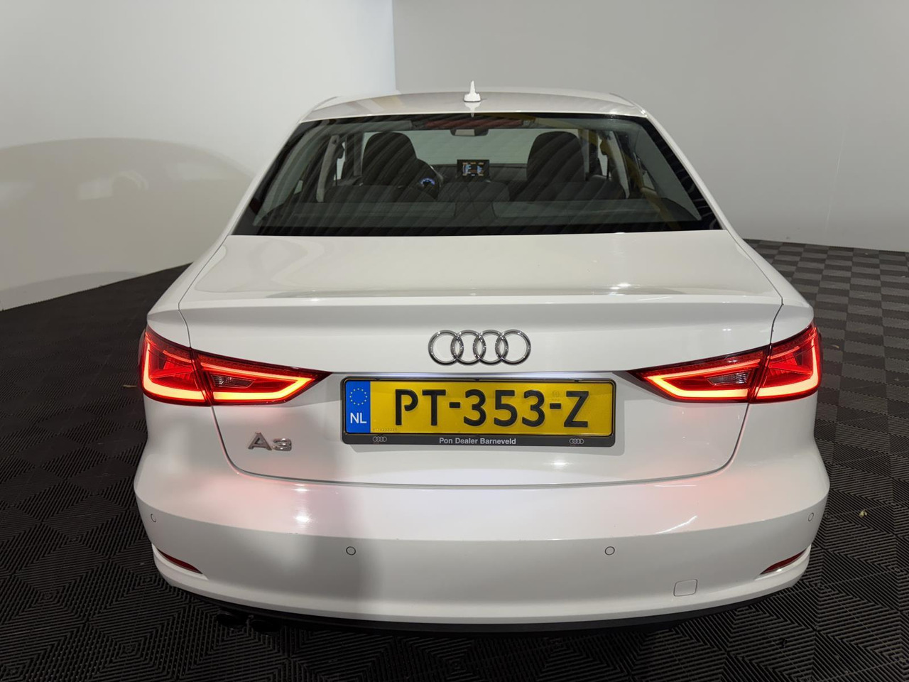 Audi | A3 Limousine | 1.4 TFSI Attraction Pro Line Plus Automaat | 2016 | 256.538 km | PT353Z | Geen oordeel - Sedan: hình 5 Audi | A3 Limousine | 1.4 TFSI Attraction Pro Line Plus Automaat | 2016 | 256.538 km | PT353Z | Geen oordeel - Sedan: hình 5