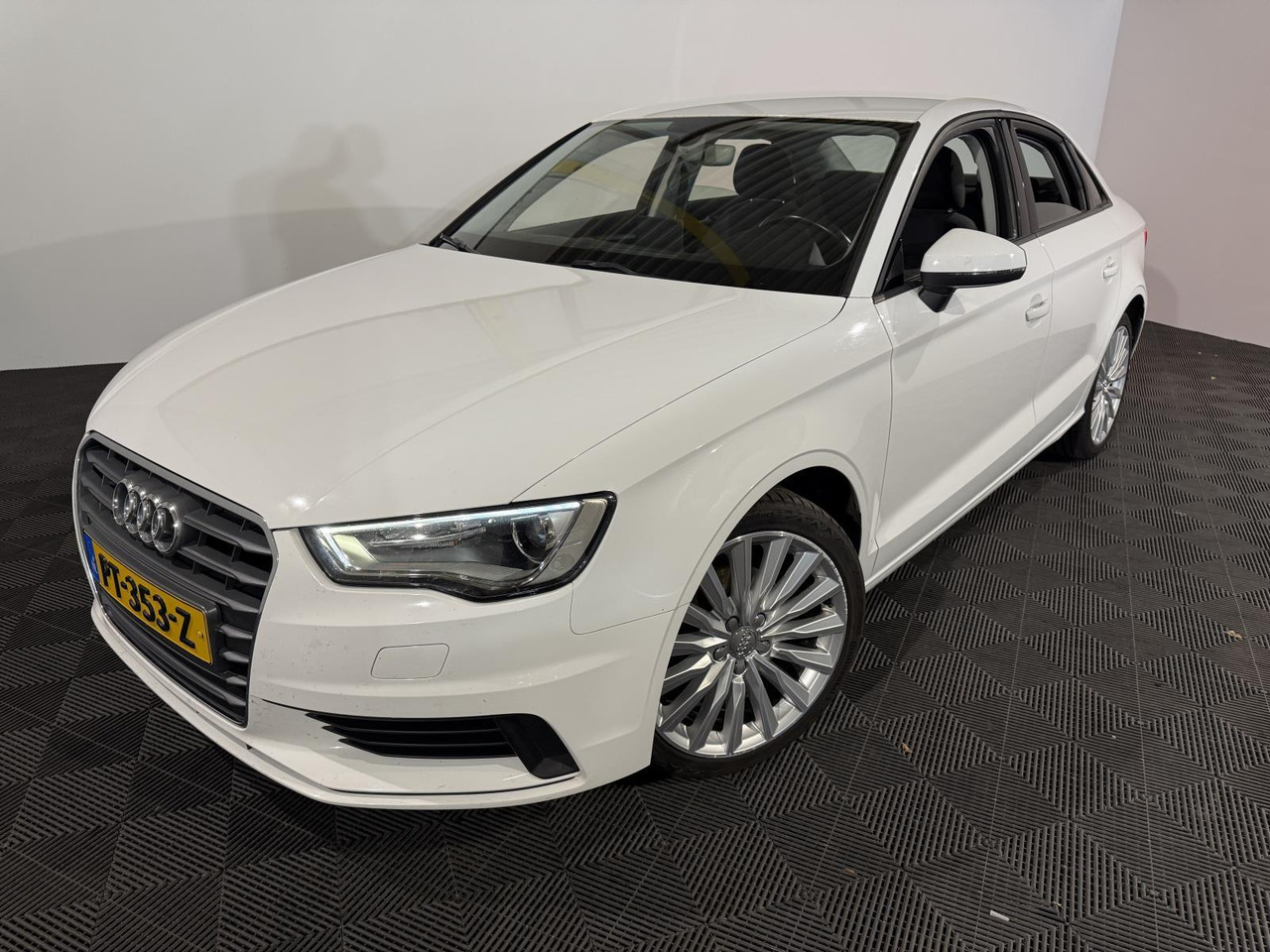 Audi | A3 Limousine | 1.4 TFSI Attraction Pro Line Plus Automaat | 2016 | 256.538 km | PT353Z | Geen oordeel - Sedan: hình 1 Audi | A3 Limousine | 1.4 TFSI Attraction Pro Line Plus Automaat | 2016 | 256.538 km | PT353Z | Geen oordeel - Sedan: hình 1