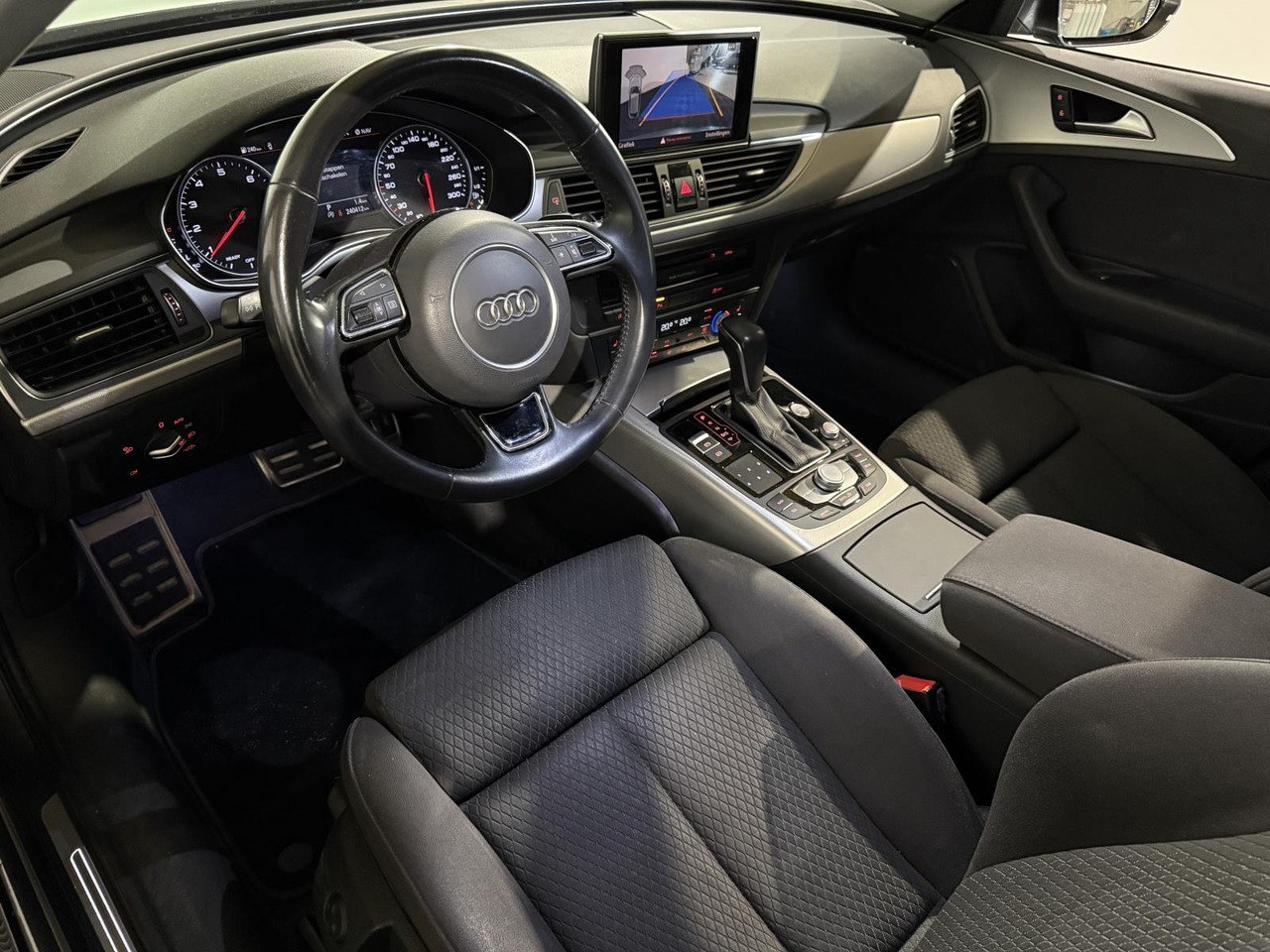 Audi | A6 Avant | 1.8 TFSI ultra Premium Edition | 2016 | 240.412 km | Automaat | L563VD | Geen oordeel - Xe hơi: hình 4 Audi | A6 Avant | 1.8 TFSI ultra Premium Edition | 2016 | 240.412 km | Automaat | L563VD | Geen oordeel - Xe hơi: hình 4