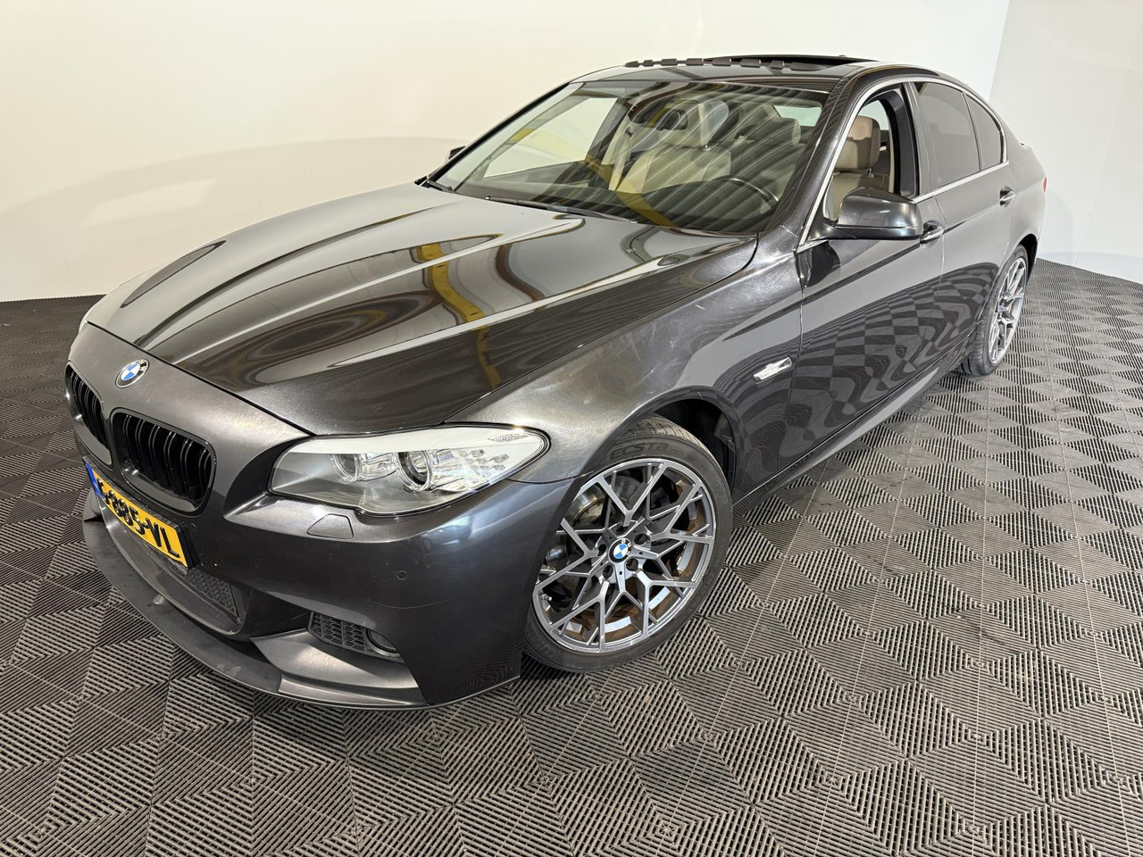 BMW 5-serie 523i High Executive | 2011 | 259.445 km | G-885- VL - Sedan: hình 1 BMW 5-serie 523i High Executive | 2011 | 259.445 km | G-885- VL - Sedan: hình 1