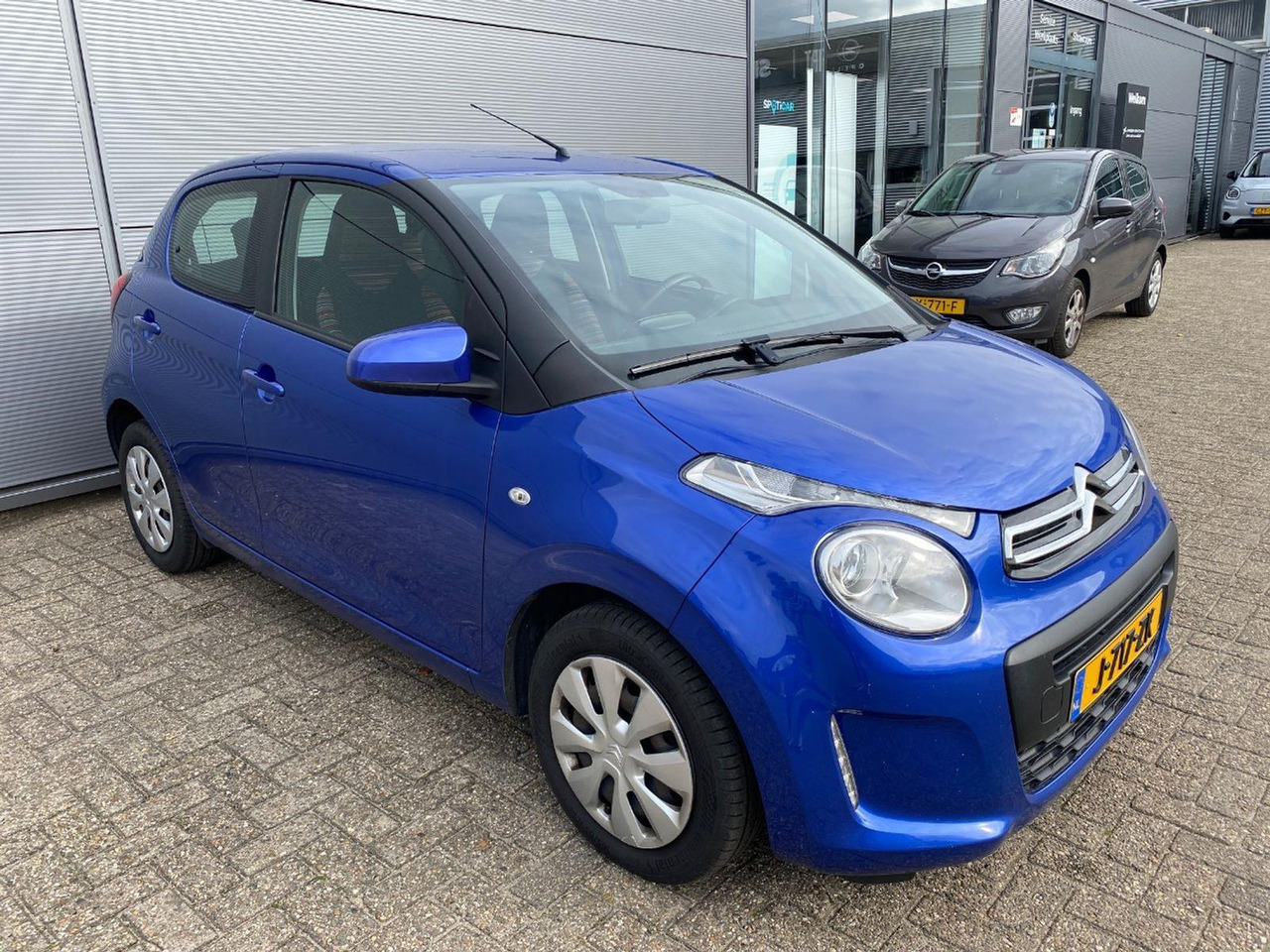 Citroen C1 1.0 VTi Feel | 2020 | 165.471 km | J717ZK | NAP: Logisch - Hatchback: hình 2 Citroen C1 1.0 VTi Feel | 2020 | 165.471 km | J717ZK | NAP: Logisch - Hatchback: hình 2