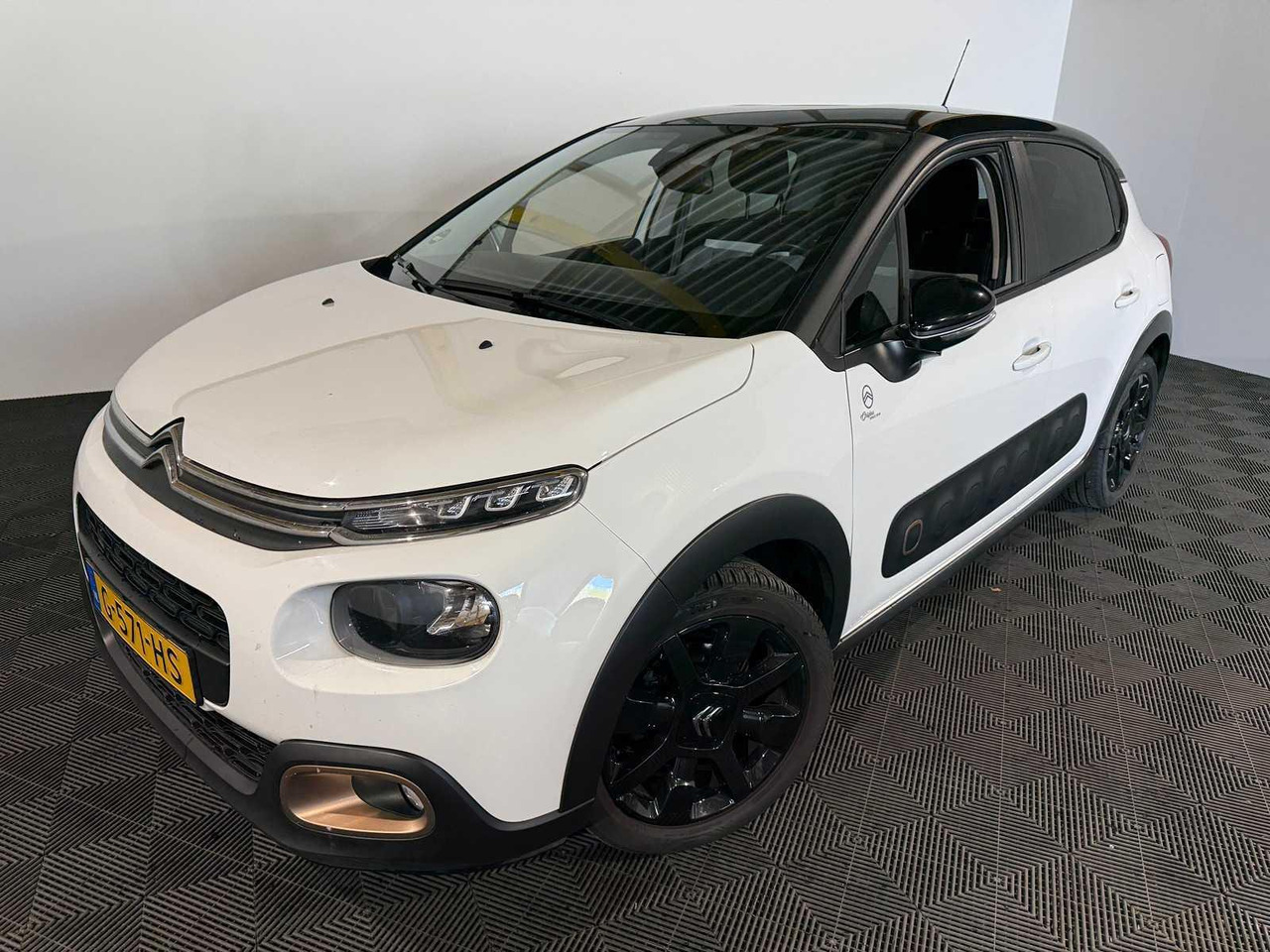 Citroen C3 1.2 PureTech S&S Origins | 2019 | 223.704 km | G-571-HS - Hatchback: hình 1 Citroen C3 1.2 PureTech S&S Origins | 2019 | 223.704 km | G-571-HS - Hatchback: hình 1