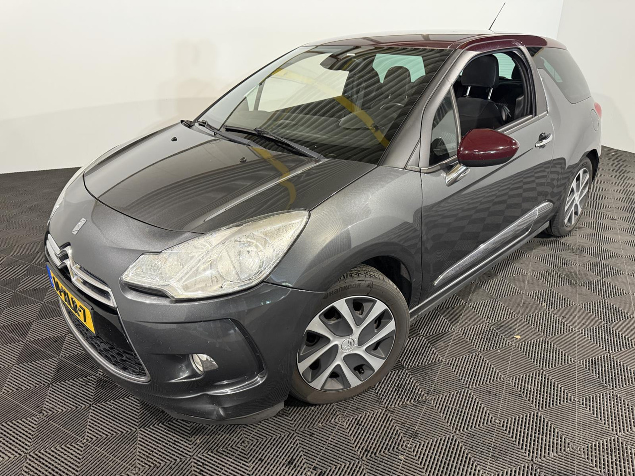 Citroen DS3 1.6 e-HDi So Chic | 2012 | 277.448 km | 14-XLR-7 - Hatchback: hình 1 Citroen DS3 1.6 e-HDi So Chic | 2012 | 277.448 km | 14-XLR-7 - Hatchback: hình 1