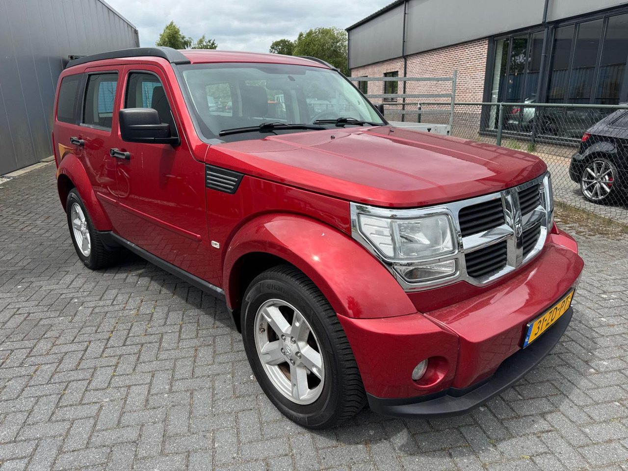 Dodge Nitro 3.7 V6 SXT | 2008 | 209.339 km | 31-ZD-PT - SUV: hình 5 Dodge Nitro 3.7 V6 SXT | 2008 | 209.339 km | 31-ZD-PT - SUV: hình 5