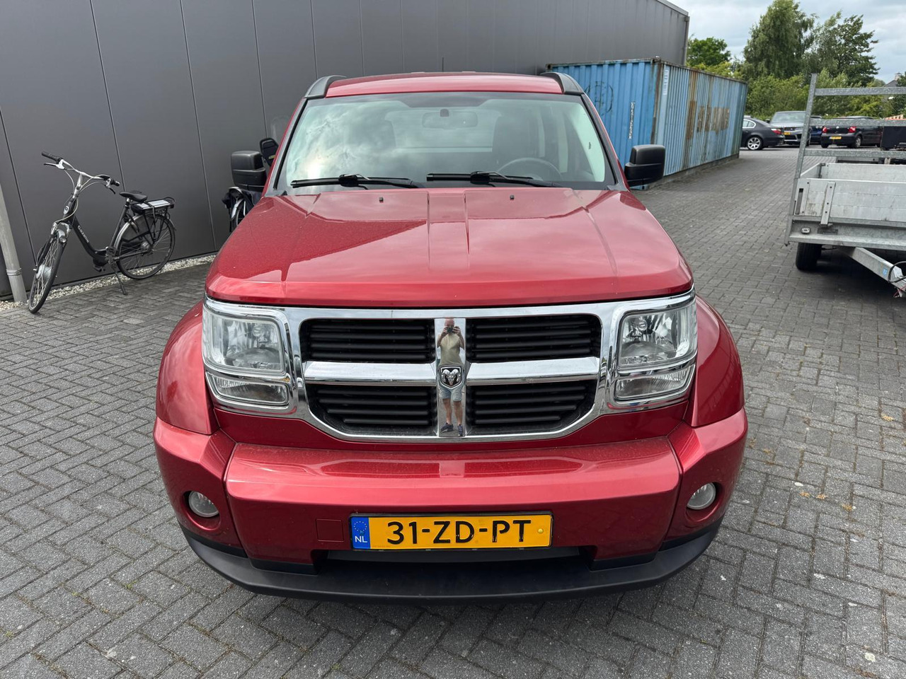Dodge Nitro 3.7 V6 SXT | 2008 | 209.339 km | 31-ZD-PT - SUV: hình 2 Dodge Nitro 3.7 V6 SXT | 2008 | 209.339 km | 31-ZD-PT - SUV: hình 2