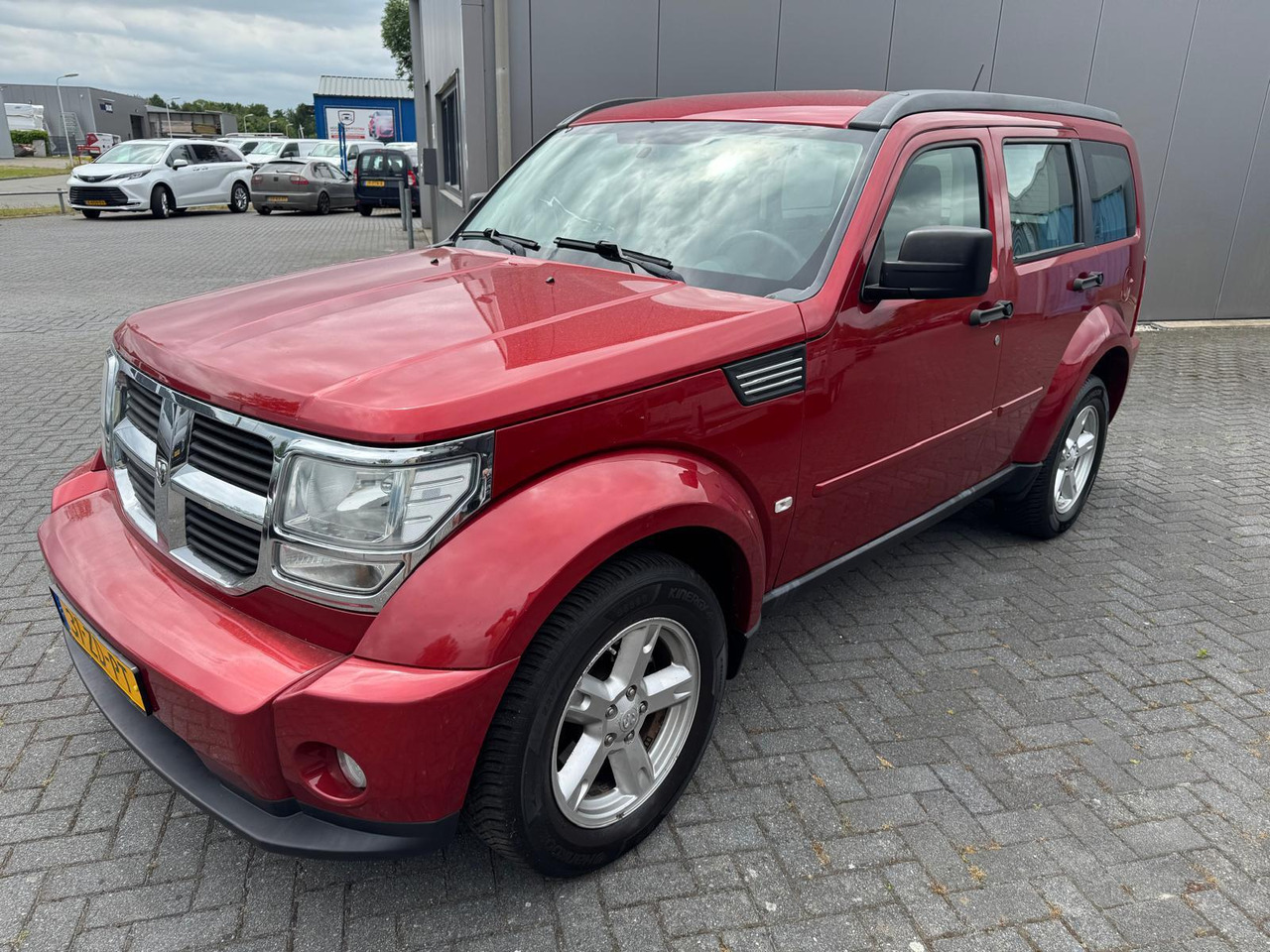 Dodge Nitro 3.7 V6 SXT | 2008 | 209.339 km | 31-ZD-PT - SUV: hình 1 Dodge Nitro 3.7 V6 SXT | 2008 | 209.339 km | 31-ZD-PT - SUV: hình 1