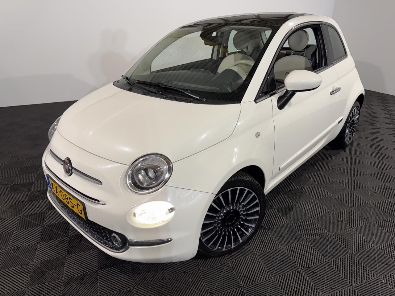 Fiat | 500 | 0.9 TwinAir Turbo Lounge | 2017 | 174.274 km | KX085G | Logisch - Hatchback: hình 1 Fiat | 500 | 0.9 TwinAir Turbo Lounge | 2017 | 174.274 km | KX085G | Logisch - Hatchback: hình 1