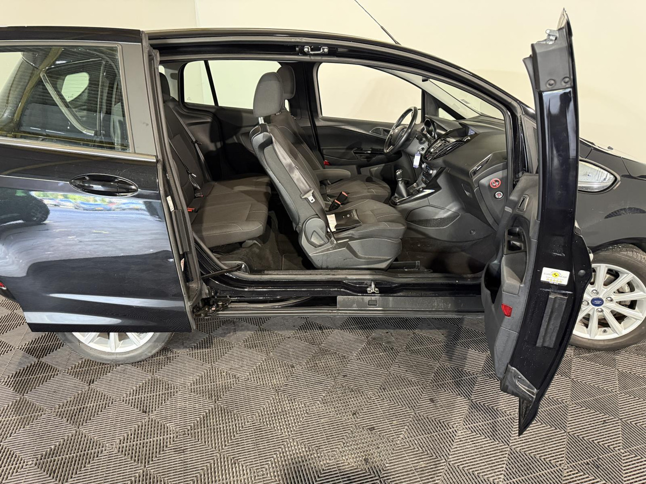 Ford | B-Max | 1.0 EcoBoost Titanium | 2015 | 149.480 km | GV907T | Logisch - Xe hơi: hình 4 Ford | B-Max | 1.0 EcoBoost Titanium | 2015 | 149.480 km | GV907T | Logisch - Xe hơi: hình 4