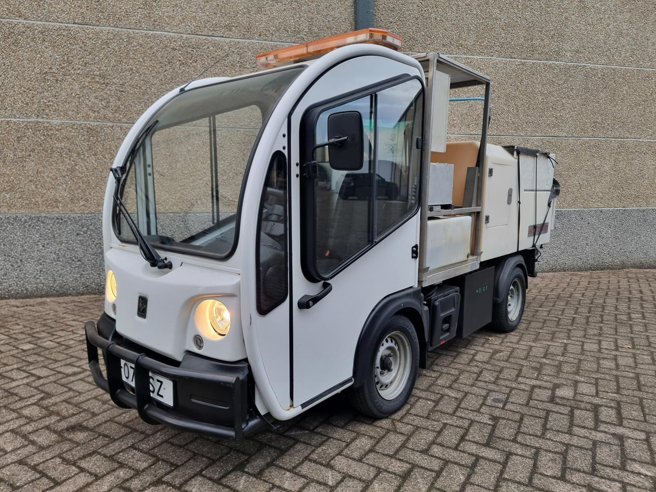 Goupil G3 Kipper met Hogedrukreiniger T-07-BSZ - Xe golf: hình 1 Goupil G3 Kipper met Hogedrukreiniger T-07-BSZ - Xe golf: hình 1