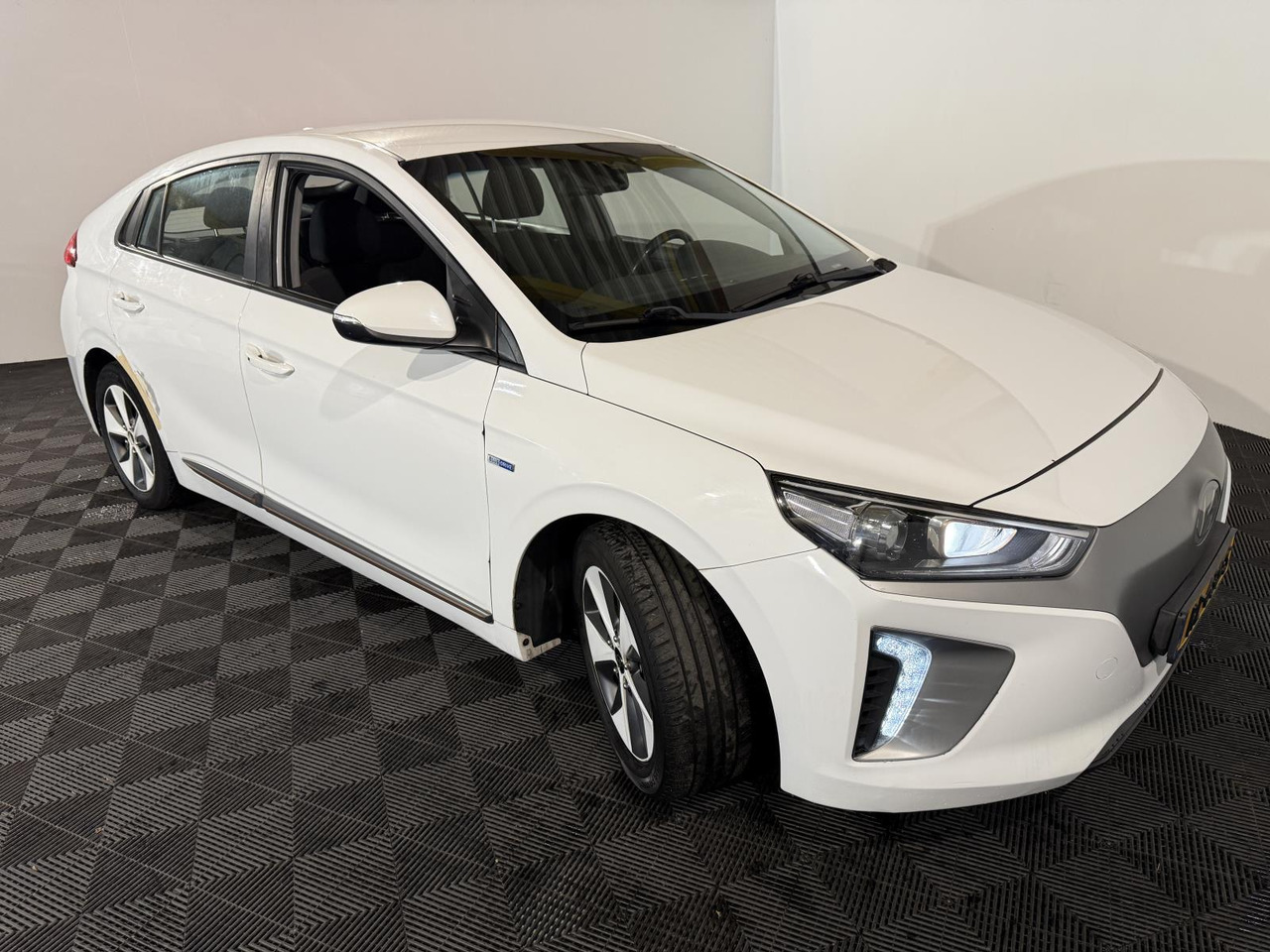 Kia | Stonic | 1.0 T-GDi DynamicLine | 2018 | 230.603 km | RL369S | Logisch - SUV: hình 5 Kia | Stonic | 1.0 T-GDi DynamicLine | 2018 | 230.603 km | RL369S | Logisch - SUV: hình 5