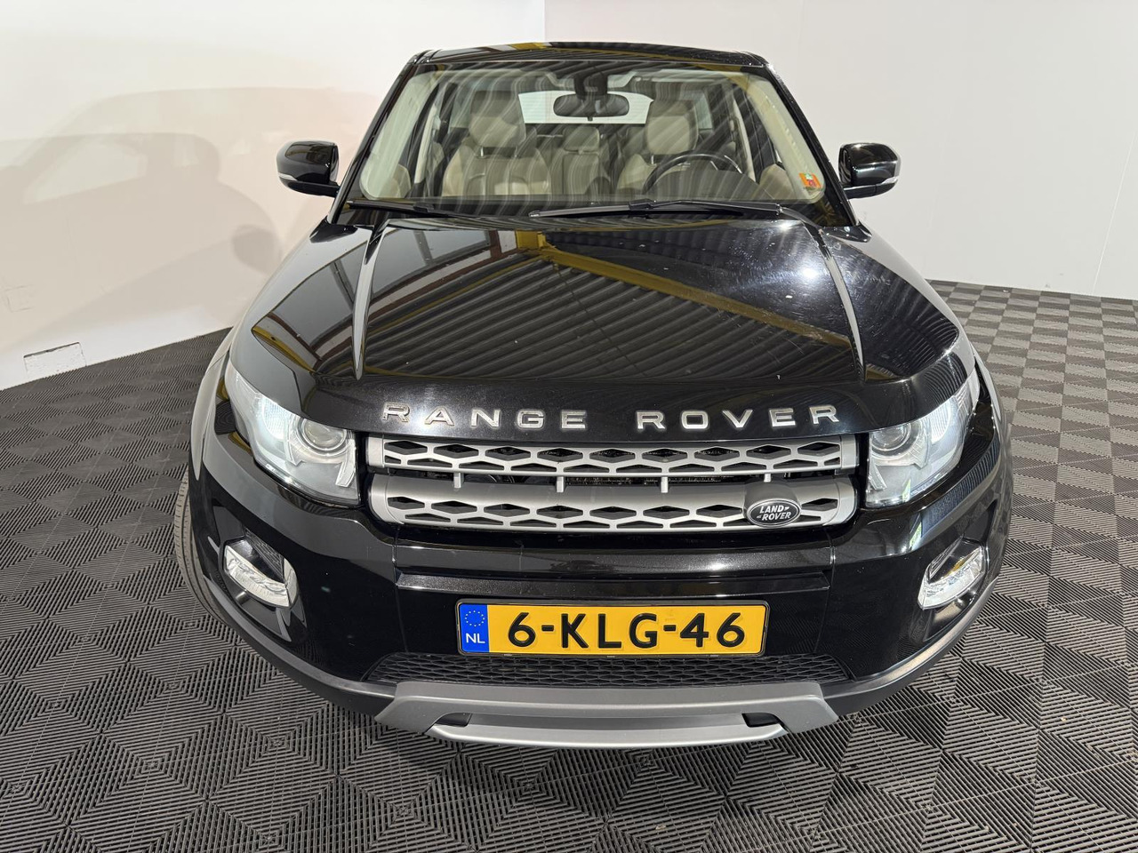 Land Rover Range Rover Evoque 2.2 TD4 4WD Pure | 2013 | 288.735 km | 6-KLG-46 - SUV: hình 2 Land Rover Range Rover Evoque 2.2 TD4 4WD Pure | 2013 | 288.735 km | 6-KLG-46 - SUV: hình 2