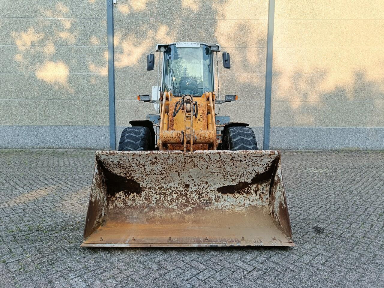 Liebherr L514 Shovel - Máy xúc lật bánh lốp: hình 2 Liebherr L514 Shovel - Máy xúc lật bánh lốp: hình 2