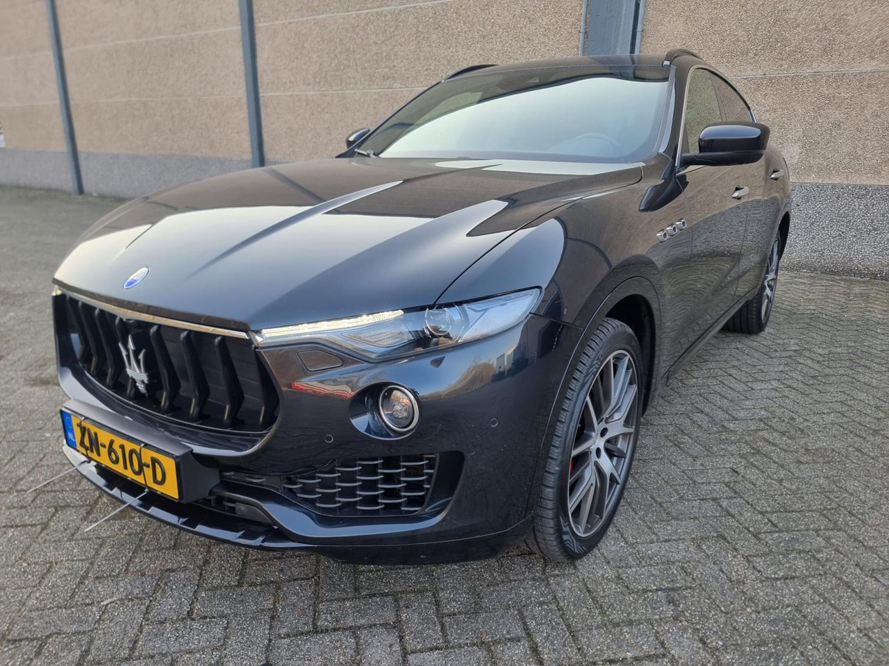 Xe hơi Maserati Levante Q4 3.0D V6 2017: hình 1