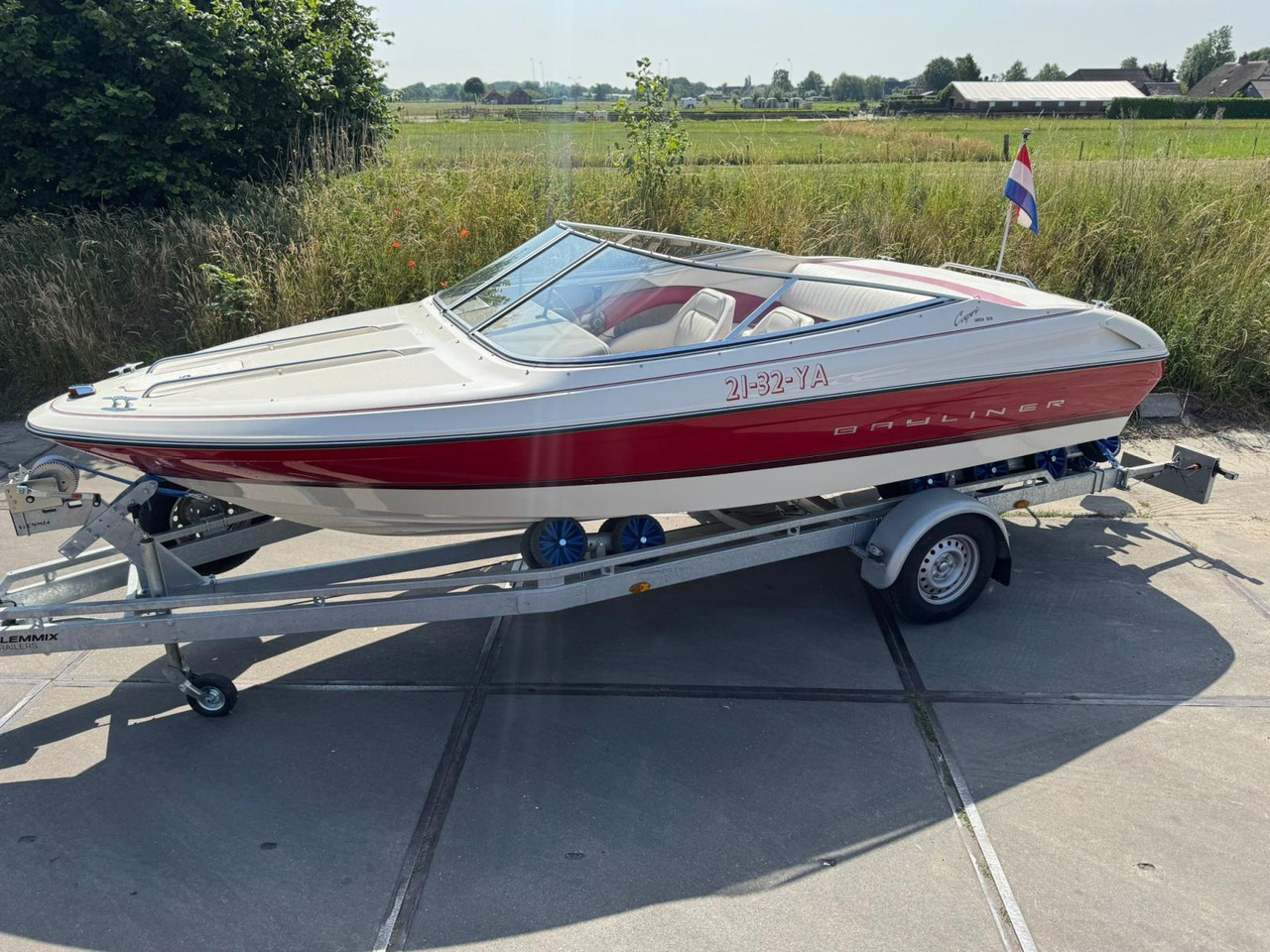 Bayliner Capri 1851 SS 4,3L V6+ Kalf Trailer - Máy móc khác: hình 1 Bayliner Capri 1851 SS 4,3L V6+ Kalf Trailer - Máy móc khác: hình 1