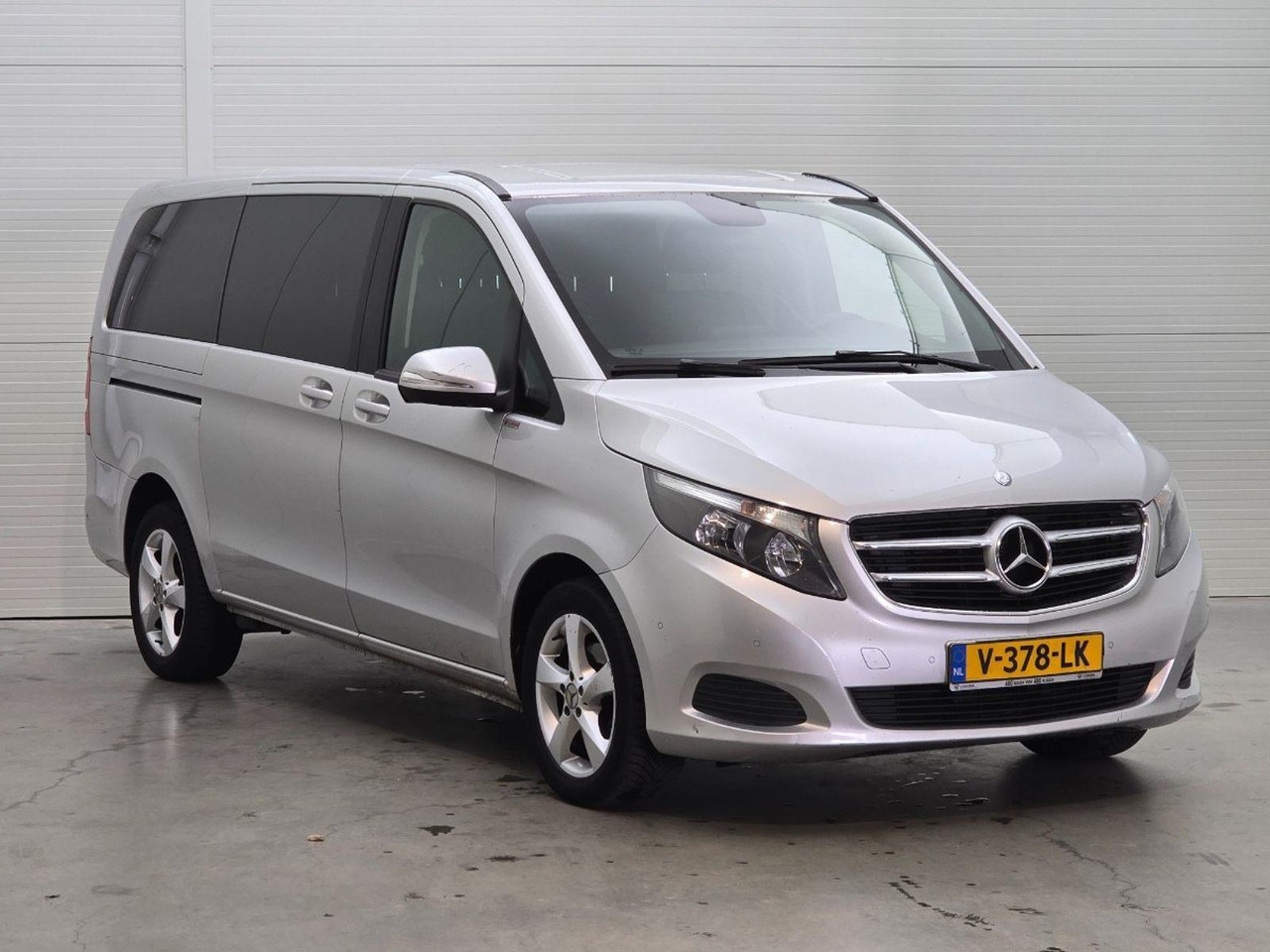 Mercedes-Benz V-klasse 220d Lang DC | 2016 | 319.567 km | Automaat | V378LK | NAP: Geen oordeel - Máy móc khác: hình 2 Mercedes-Benz V-klasse 220d Lang DC | 2016 | 319.567 km | Automaat | V378LK | NAP: Geen oordeel - Máy móc khác: hình 2