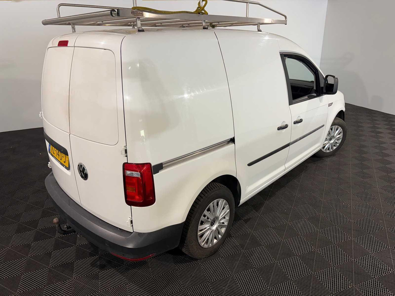 Volkswagen Caddy 2.0 TDI L1H1 BMT Comfortline VZ-140-J 169.307 km - Máy móc khác: hình 4 Volkswagen Caddy 2.0 TDI L1H1 BMT Comfortline VZ-140-J 169.307 km - Máy móc khác: hình 4