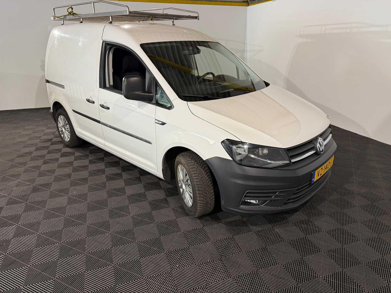 Volkswagen Caddy 2.0 TDI L1H1 BMT Comfortline VZ-140-J 169.307 km - Máy móc khác: hình 5 Volkswagen Caddy 2.0 TDI L1H1 BMT Comfortline VZ-140-J 169.307 km - Máy móc khác: hình 5