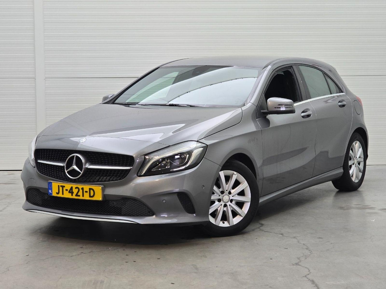 Mercedes-Benz A-klasse 180 d Lease Edition | 2016 | 231.875 km | Automaat | JT421D | NAP: Logisch - Hatchback: hình 1 Mercedes-Benz A-klasse 180 d Lease Edition | 2016 | 231.875 km | Automaat | JT421D | NAP: Logisch - Hatchback: hình 1