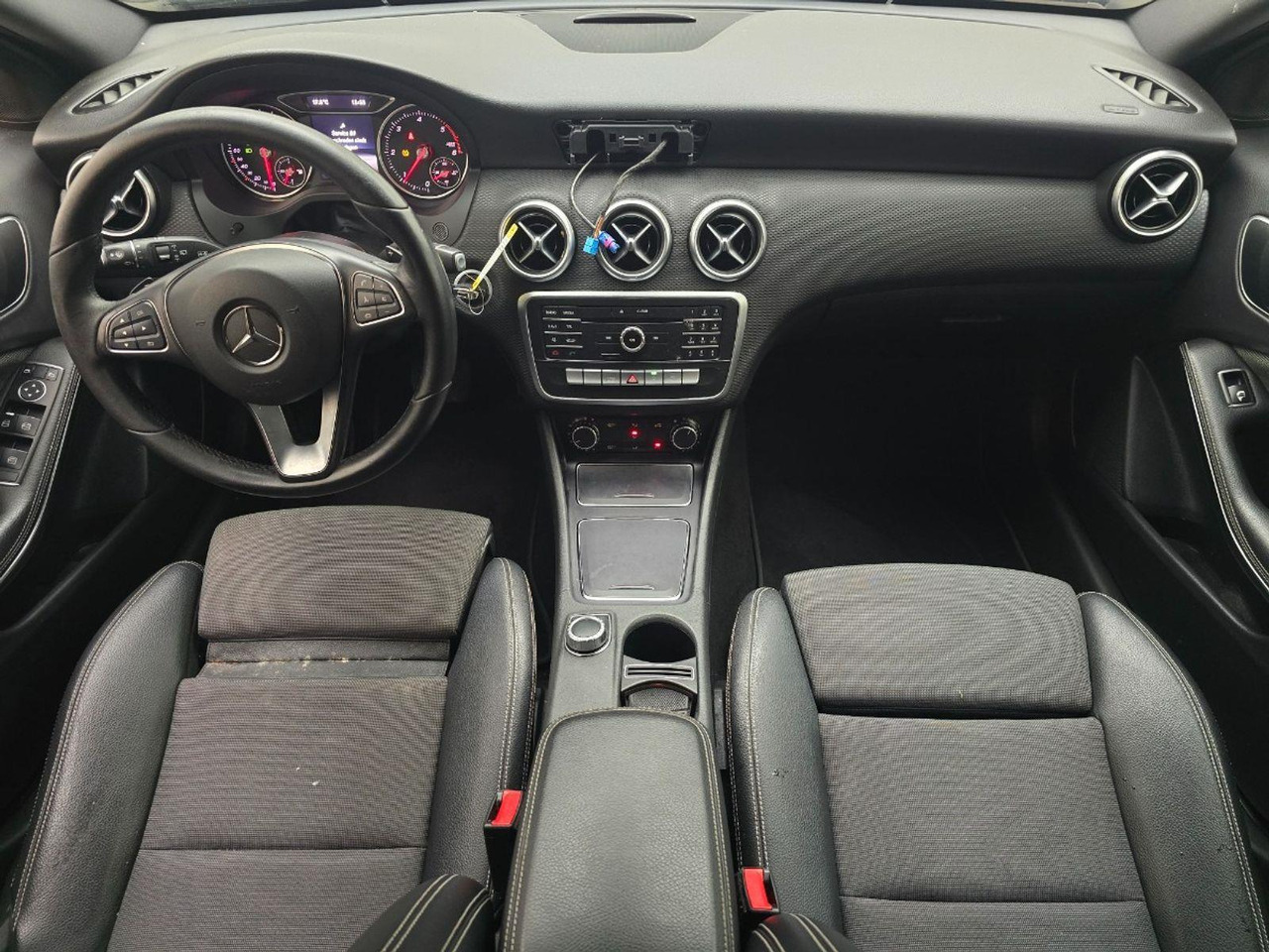 Mercedes-Benz A-klasse 180 d Lease Edition | 2016 | 231.875 km | Automaat | JT421D | NAP: Logisch - Hatchback: hình 5 Mercedes-Benz A-klasse 180 d Lease Edition | 2016 | 231.875 km | Automaat | JT421D | NAP: Logisch - Hatchback: hình 5