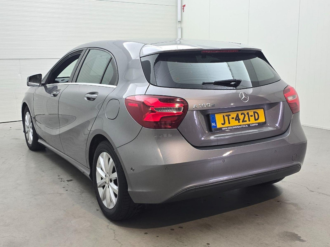 Mercedes-Benz A-klasse 180 d Lease Edition | 2016 | 231.875 km | Automaat | JT421D | NAP: Logisch - Hatchback: hình 3 Mercedes-Benz A-klasse 180 d Lease Edition | 2016 | 231.875 km | Automaat | JT421D | NAP: Logisch - Hatchback: hình 3