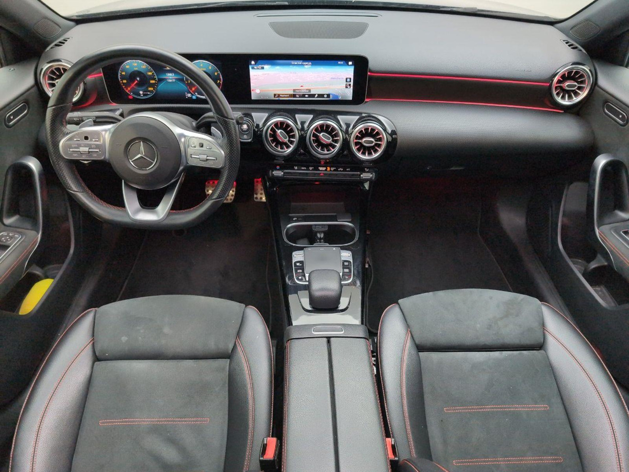 Mercedes-Benz A-klasse 220 4MATIC Premium Plus | 2019 | 130.177 km | Automaat | T127TZ | NAP: Geen oordeel - Hatchback: hình 5 Mercedes-Benz A-klasse 220 4MATIC Premium Plus | 2019 | 130.177 km | Automaat | T127TZ | NAP: Geen oordeel - Hatchback: hình 5
