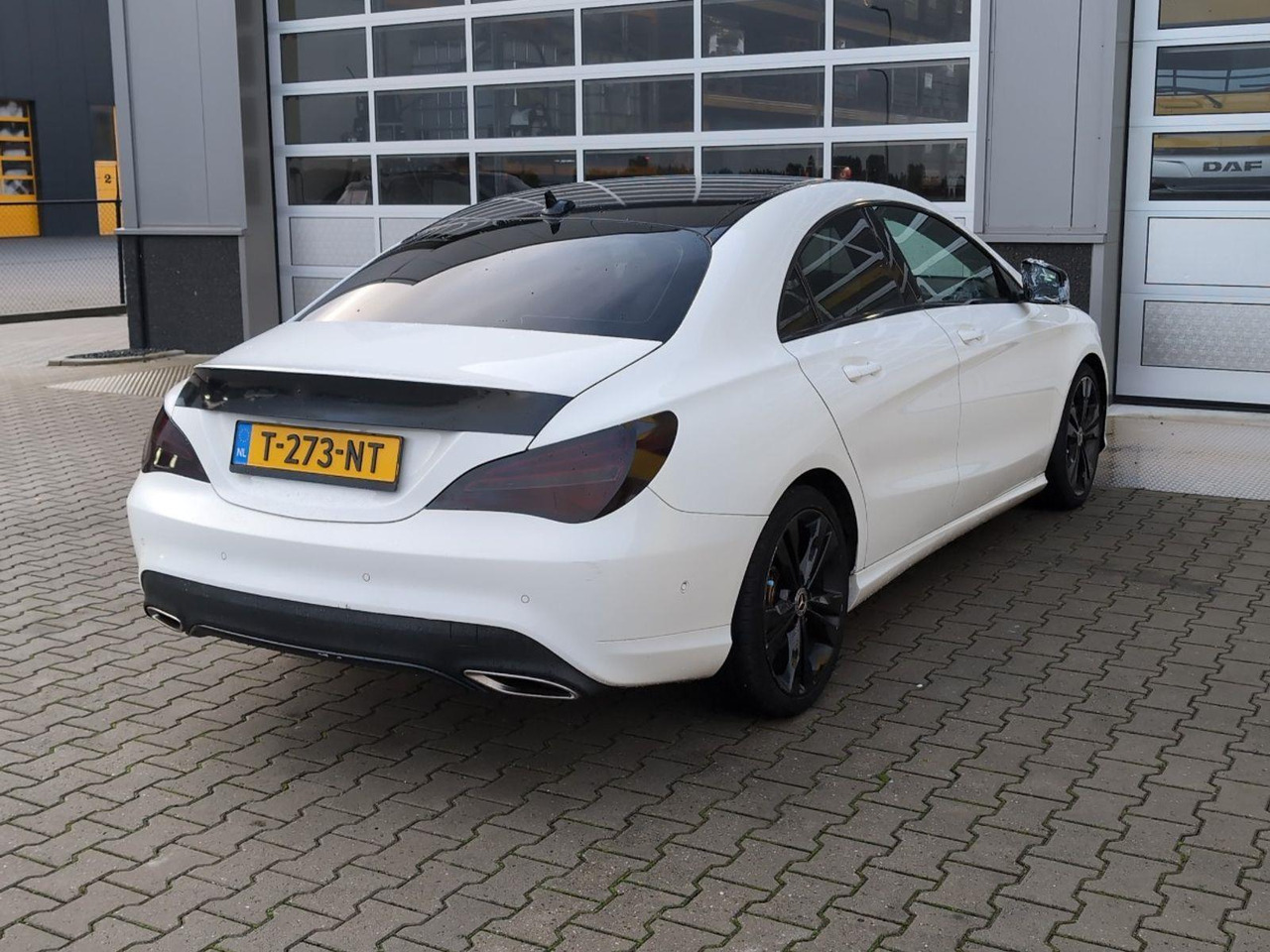Mercedes-Benz CLA-klasse 180 Prestige | 2018 | 143.327 km | Automaat | T273NT | NAP: Geen oordeel - Sedan: hình 4 Mercedes-Benz CLA-klasse 180 Prestige | 2018 | 143.327 km | Automaat | T273NT | NAP: Geen oordeel - Sedan: hình 4