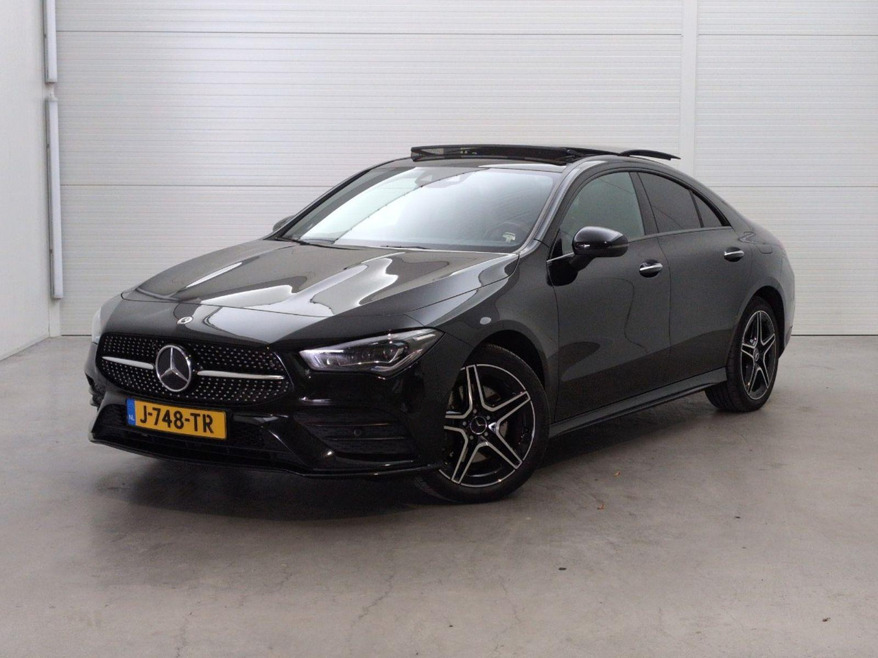 Mercedes-Benz CLA-klasse 250 e Business Solution AMG Limited | 2020 | 241.008 km | Automaat | J748TR | NAP: Logisch - Sedan: hình 1 Mercedes-Benz CLA-klasse 250 e Business Solution AMG Limited | 2020 | 241.008 km | Automaat | J748TR | NAP: Logisch - Sedan: hình 1