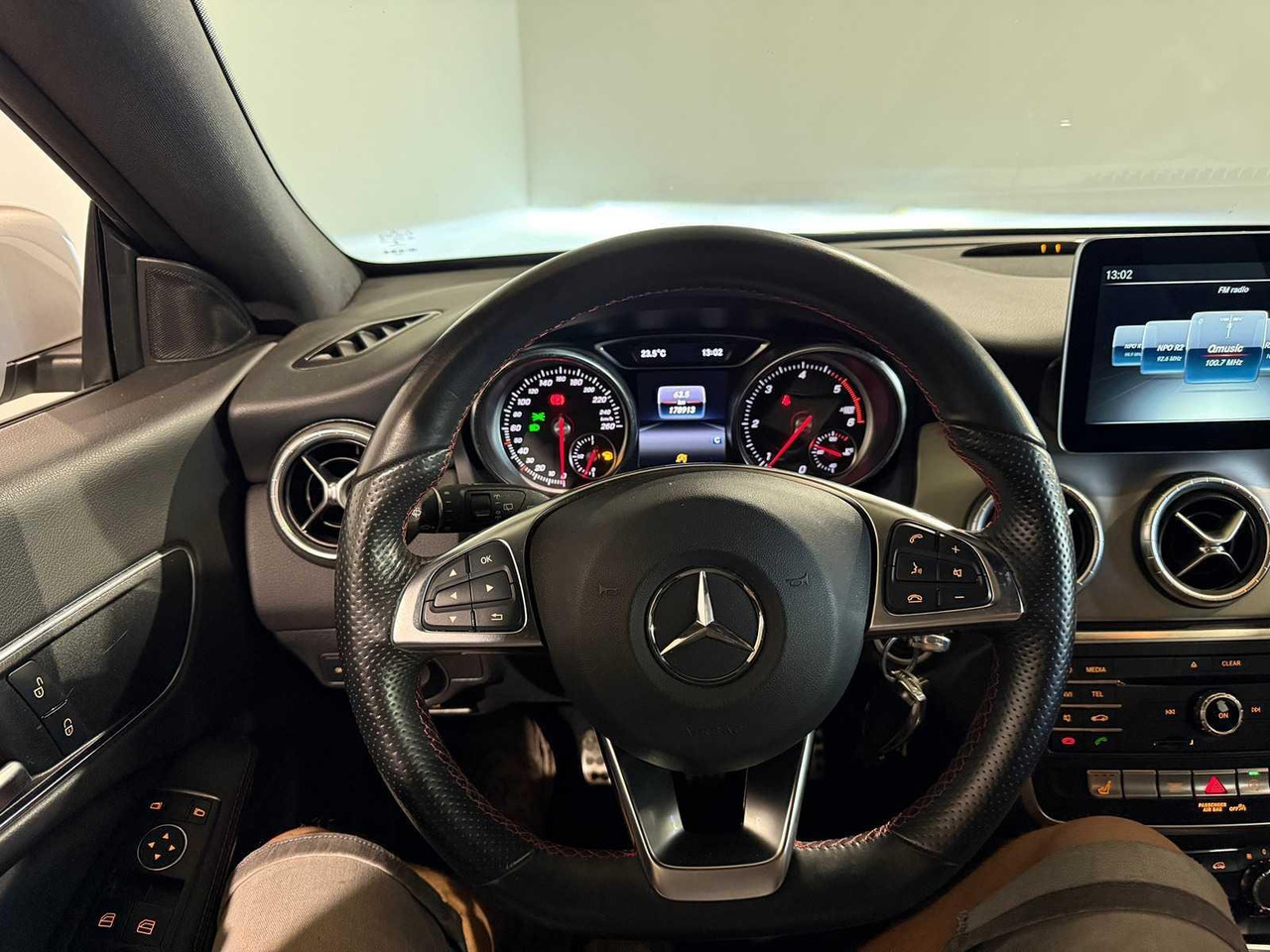 Mercedes-Benz CLA-klasse Shooting Brake 180 d Business Solution AMG | 2017 | 178.913 km | PB-314-X - Xe hơi: hình 3 Mercedes-Benz CLA-klasse Shooting Brake 180 d Business Solution AMG | 2017 | 178.913 km | PB-314-X - Xe hơi: hình 3