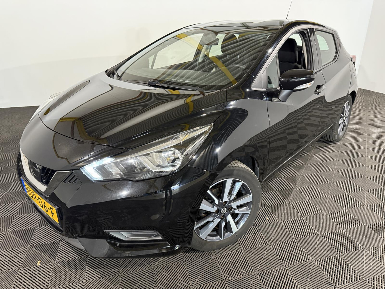 Nissan | Micra | 0.9 IG-T Acenta | 2018 | 158.656 km | HDP06F | Geen oordeel - Hatchback: hình 1 Nissan | Micra | 0.9 IG-T Acenta | 2018 | 158.656 km | HDP06F | Geen oordeel - Hatchback: hình 1