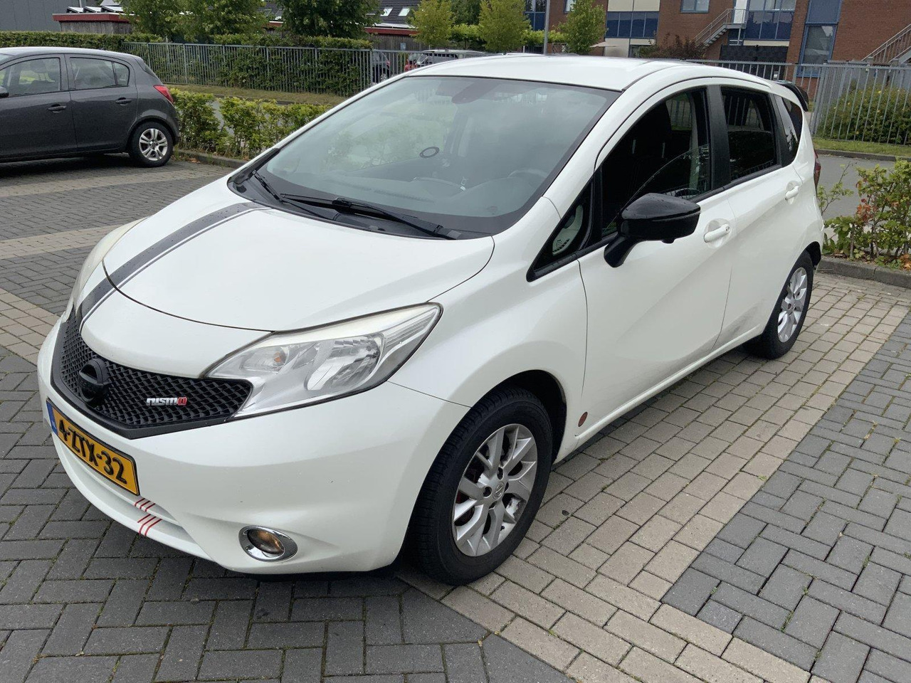 Nissan Note 1.2 Connect Edition | 4-ZTX-32 | 67.158 km | 2015 - Xe hơi: hình 1 Nissan Note 1.2 Connect Edition | 4-ZTX-32 | 67.158 km | 2015 - Xe hơi: hình 1
