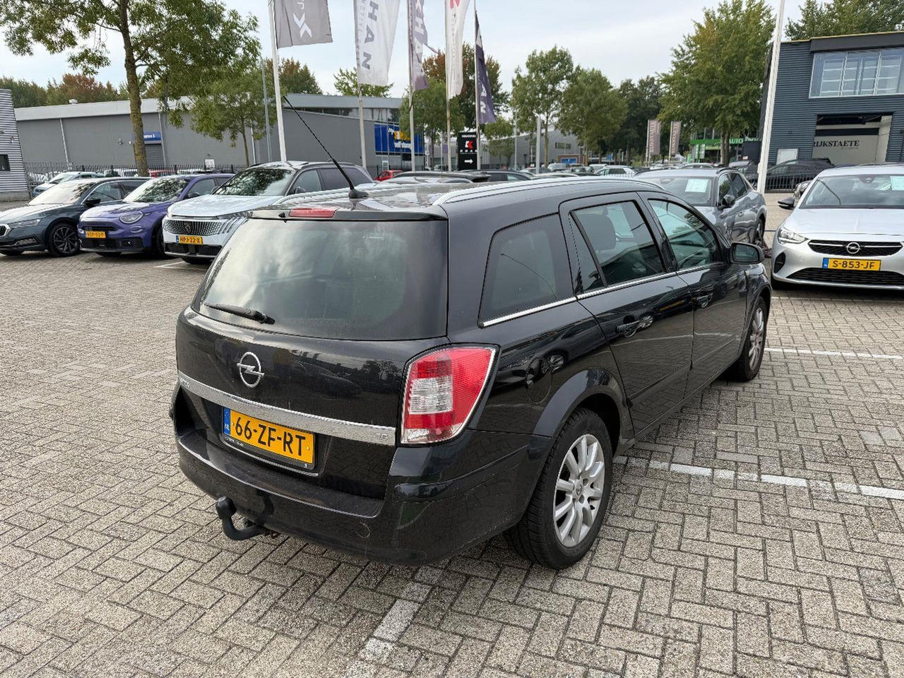 Opel Astra Wagon 1.6 Executive | 2008 | 202.165 km | 66ZFRT | NAP: Logisch - Xe hơi: hình 4 Opel Astra Wagon 1.6 Executive | 2008 | 202.165 km | 66ZFRT | NAP: Logisch - Xe hơi: hình 4