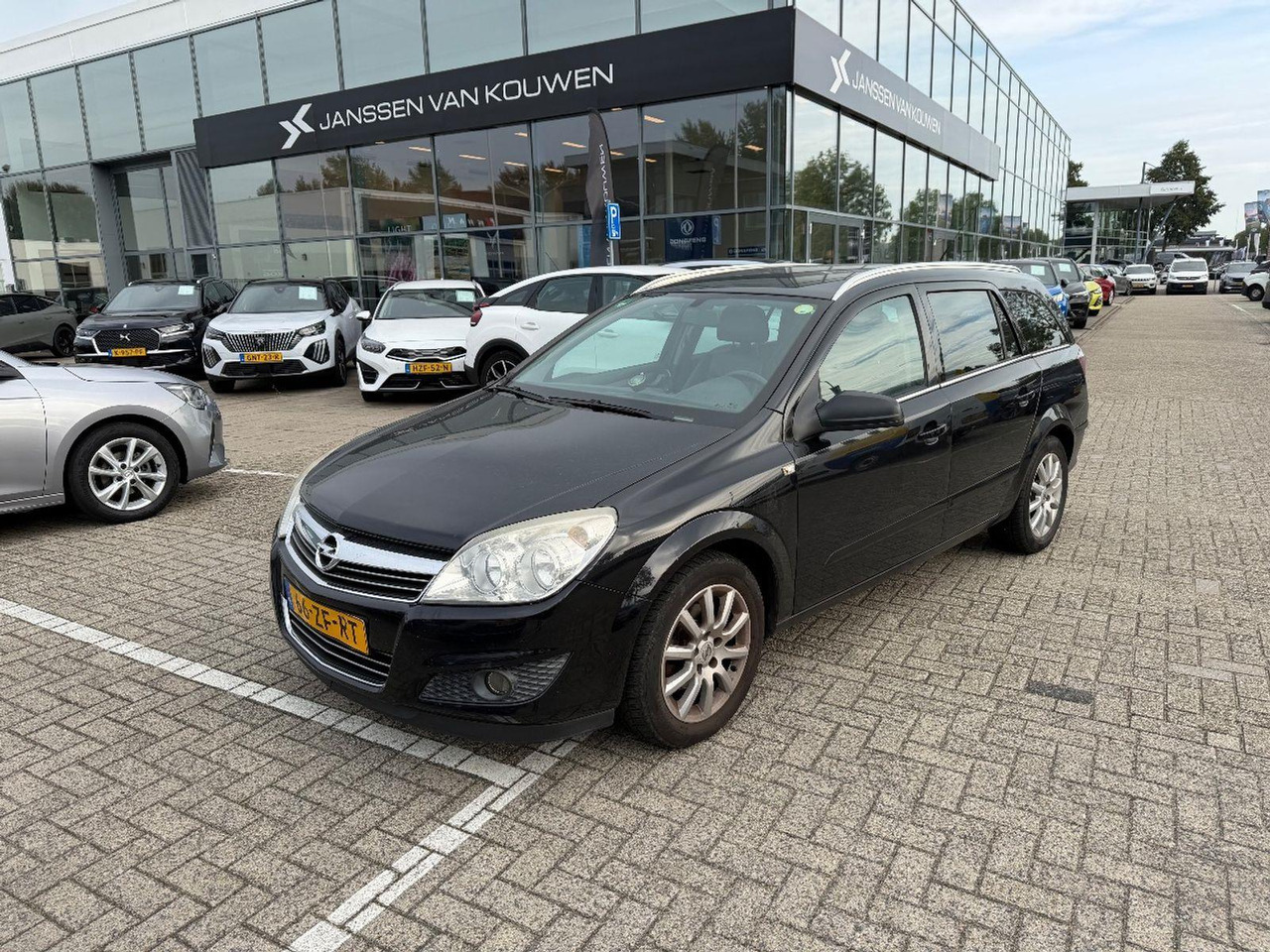 Opel Astra Wagon 1.6 Executive | 2008 | 202.165 km | 66ZFRT | NAP: Logisch - Xe hơi: hình 1 Opel Astra Wagon 1.6 Executive | 2008 | 202.165 km | 66ZFRT | NAP: Logisch - Xe hơi: hình 1