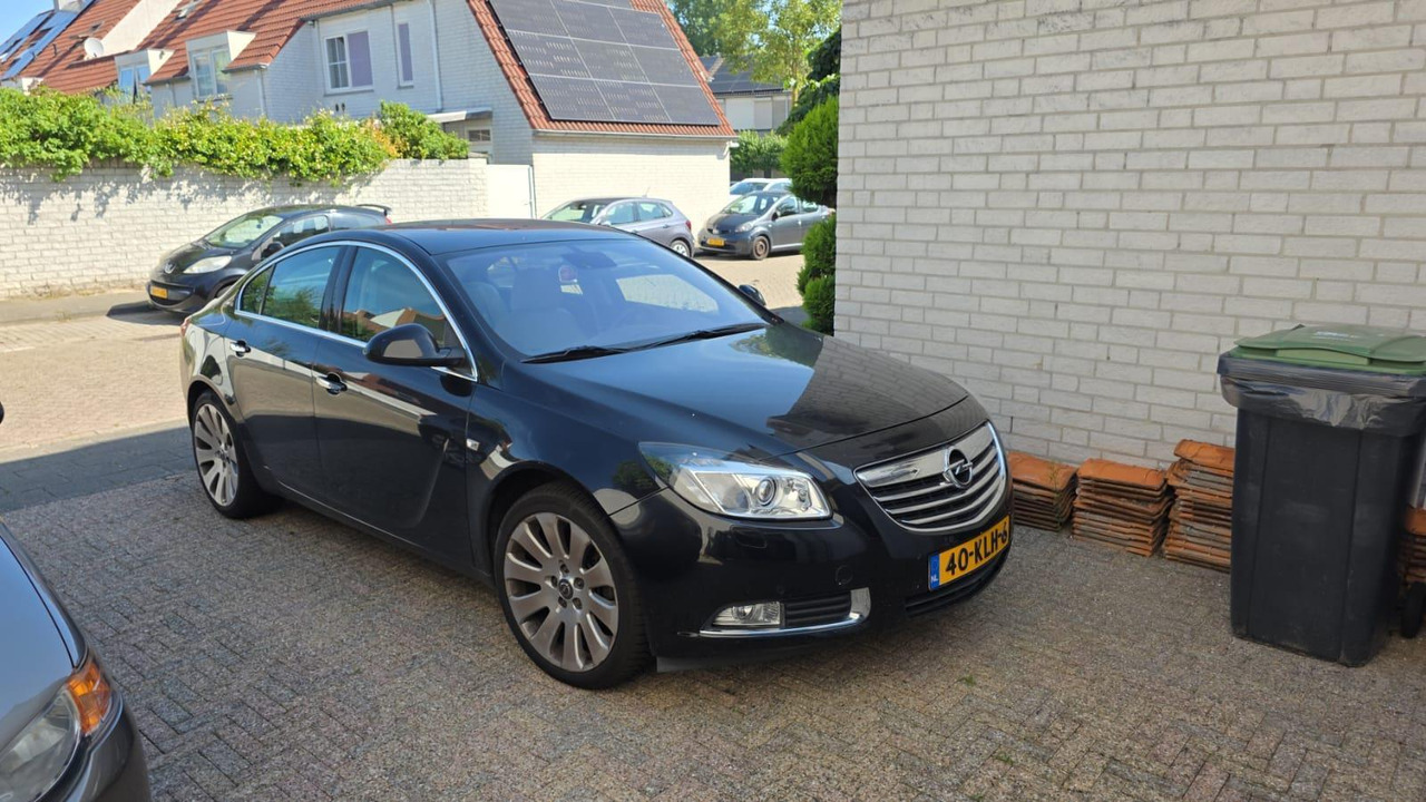 Sedan Opel Insignia 2.0 T Executive | 2010 | 179.184 km | 40-KLH-6: hình 1