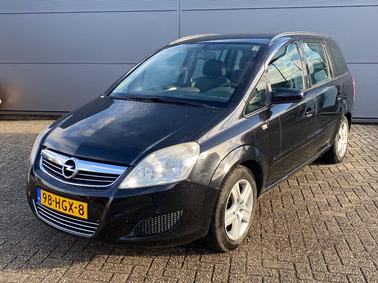 Opel Zafira 1.6 Business | 2008 | 171.131 km | 98HGX8 | NAP: Logisch - Xe hơi: hình 1 Opel Zafira 1.6 Business | 2008 | 171.131 km | 98HGX8 | NAP: Logisch - Xe hơi: hình 1