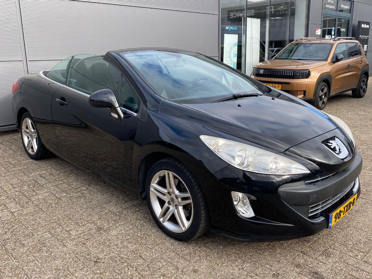 Peugeot 308 CC 1.6 THP Sport Pack | 2011 | 156.692 km | 98TXB8 | NAP: Geen oordeel - Xe hơi: hình 2 Peugeot 308 CC 1.6 THP Sport Pack | 2011 | 156.692 km | 98TXB8 | NAP: Geen oordeel - Xe hơi: hình 2