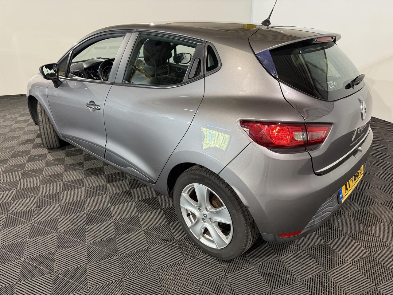 Renault | Clio | 0.9 TCe Dynamique | 2016 | 192.462 km | XT788J | Geen oordeel - Hatchback: hình 3 Renault | Clio | 0.9 TCe Dynamique | 2016 | 192.462 km | XT788J | Geen oordeel - Hatchback: hình 3