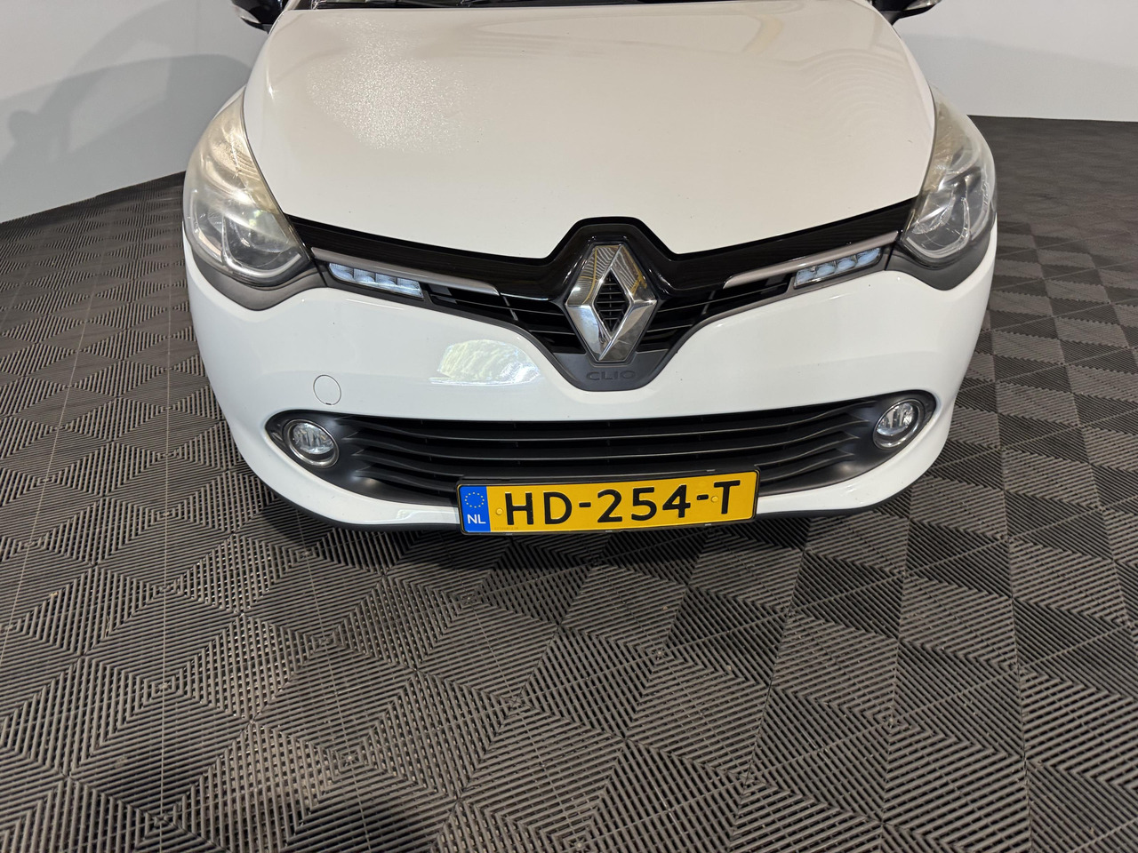 Renault Clio 0.9 TCe ECO Night&Day | 2015 | 170.065 km | HD-254 T - Hatchback: hình 2 Renault Clio 0.9 TCe ECO Night&Day | 2015 | 170.065 km | HD-254 T - Hatchback: hình 2