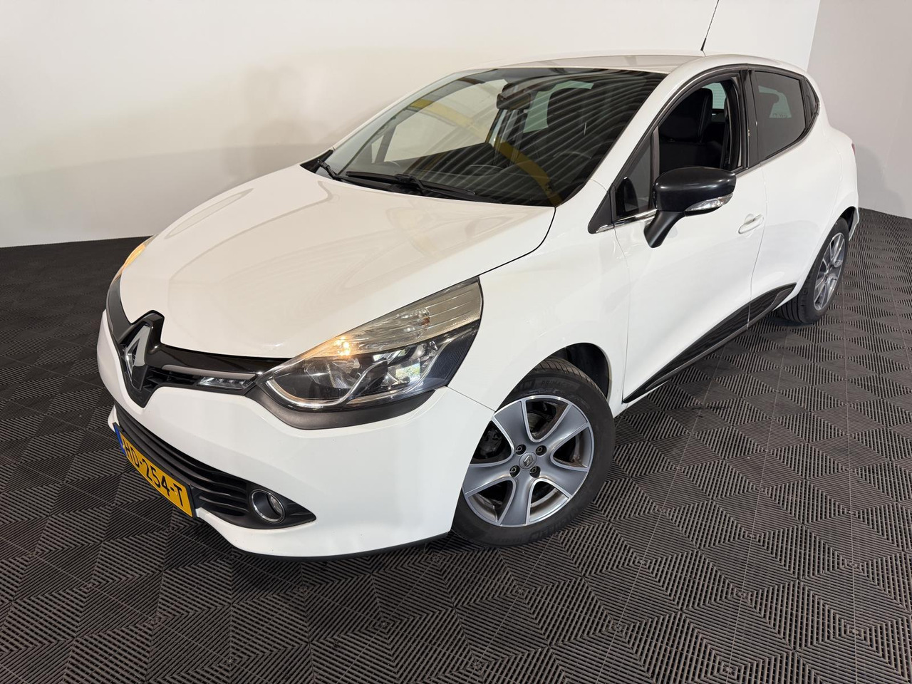 Renault Clio 0.9 TCe ECO Night&Day | 2015 | 170.065 km | HD-254 T - Hatchback: hình 1 Renault Clio 0.9 TCe ECO Night&Day | 2015 | 170.065 km | HD-254 T - Hatchback: hình 1