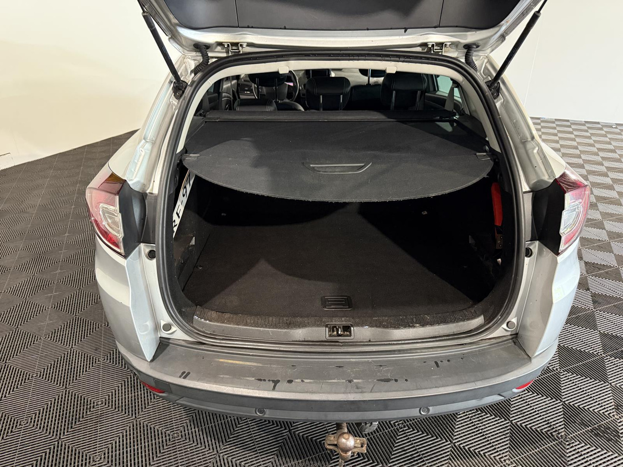 Renault Mégane Estate 1.2 TCe Bose 2014 5-XRF-97 185.127 km - Xe hơi: hình 4 Renault Mégane Estate 1.2 TCe Bose 2014 5-XRF-97 185.127 km - Xe hơi: hình 4