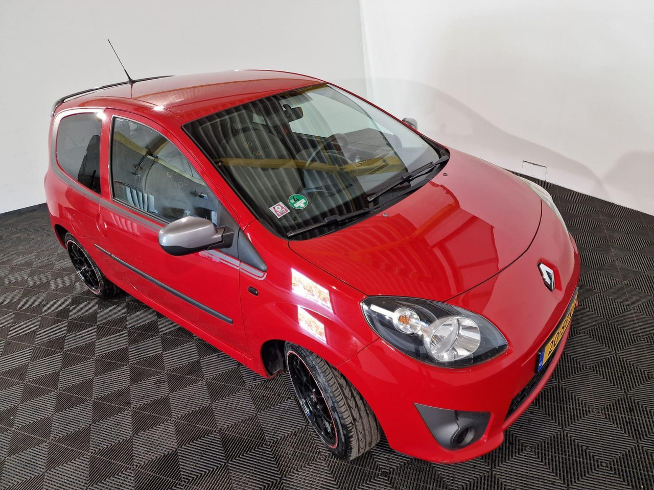 Renault Twingo 1.2-16V Collection 20-SPX-1 149.179 km - Xe hơi: hình 5 Renault Twingo 1.2-16V Collection 20-SPX-1 149.179 km - Xe hơi: hình 5