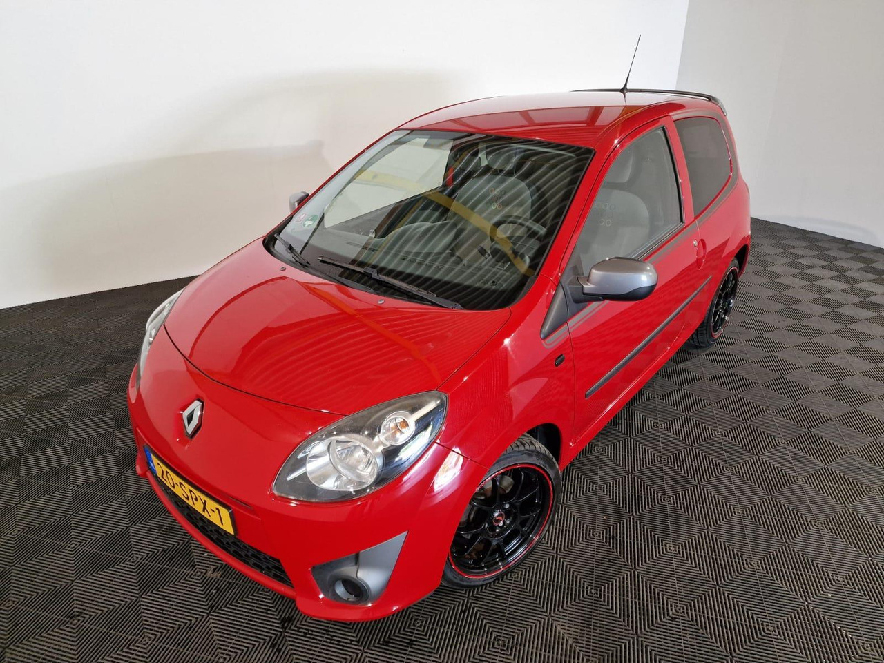 Renault Twingo 1.2-16V Collection 20-SPX-1 149.179 km - Xe hơi: hình 1 Renault Twingo 1.2-16V Collection 20-SPX-1 149.179 km - Xe hơi: hình 1