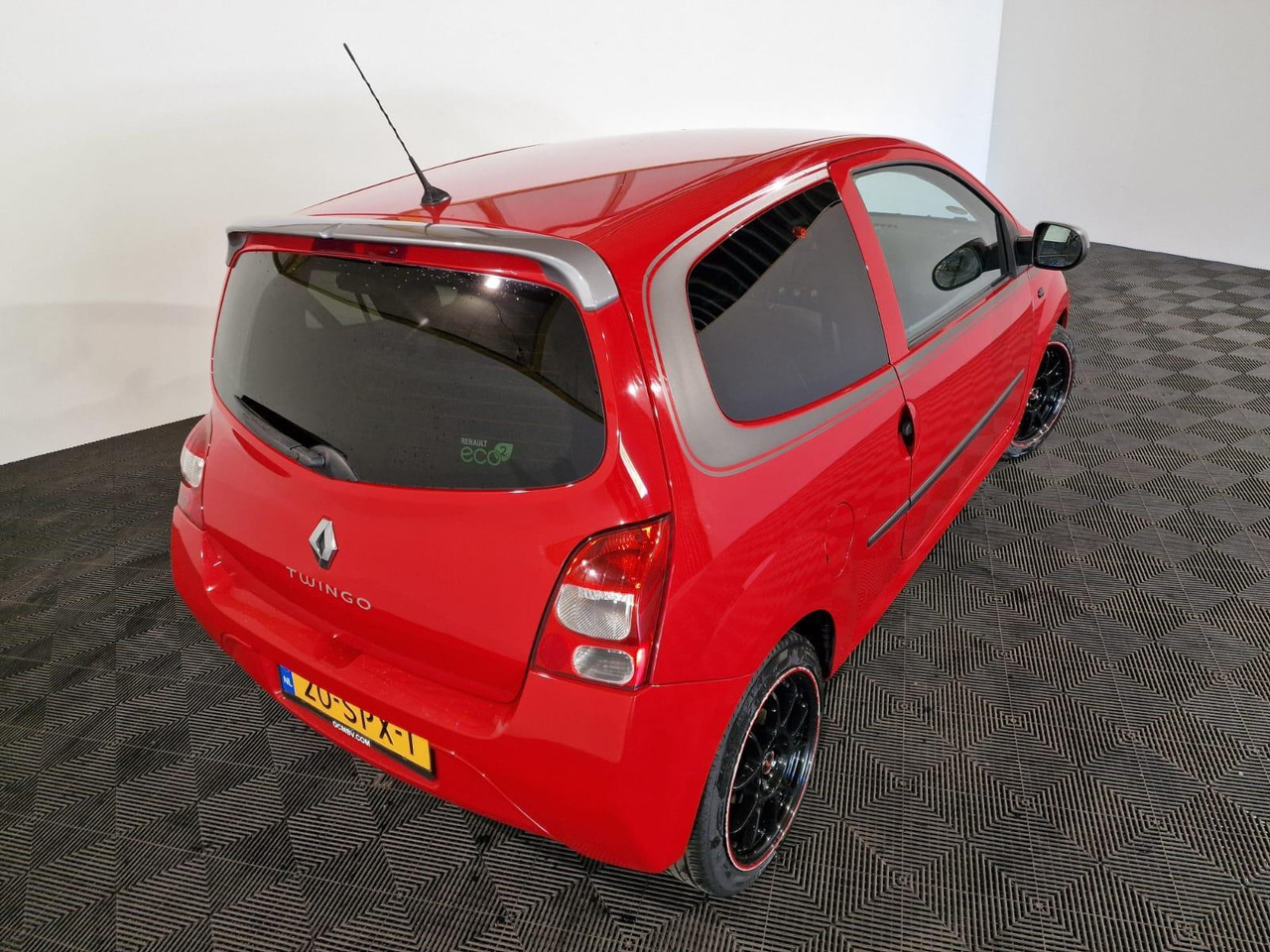 Renault Twingo 1.2-16V Collection | 2011 | 149.179 km | 20-SPX-1 - Hatchback: hình 4 Renault Twingo 1.2-16V Collection | 2011 | 149.179 km | 20-SPX-1 - Hatchback: hình 4