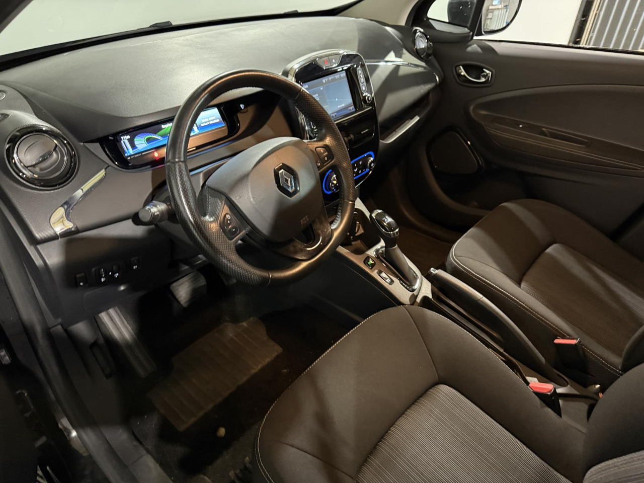 Renault | ZOE | R90 Intens 41 kWh (ex Accu) | 2018 | 117.938 km | Automaat | SF678V | Logisch - Hatchback: hình 2 Renault | ZOE | R90 Intens 41 kWh (ex Accu) | 2018 | 117.938 km | Automaat | SF678V | Logisch - Hatchback: hình 2