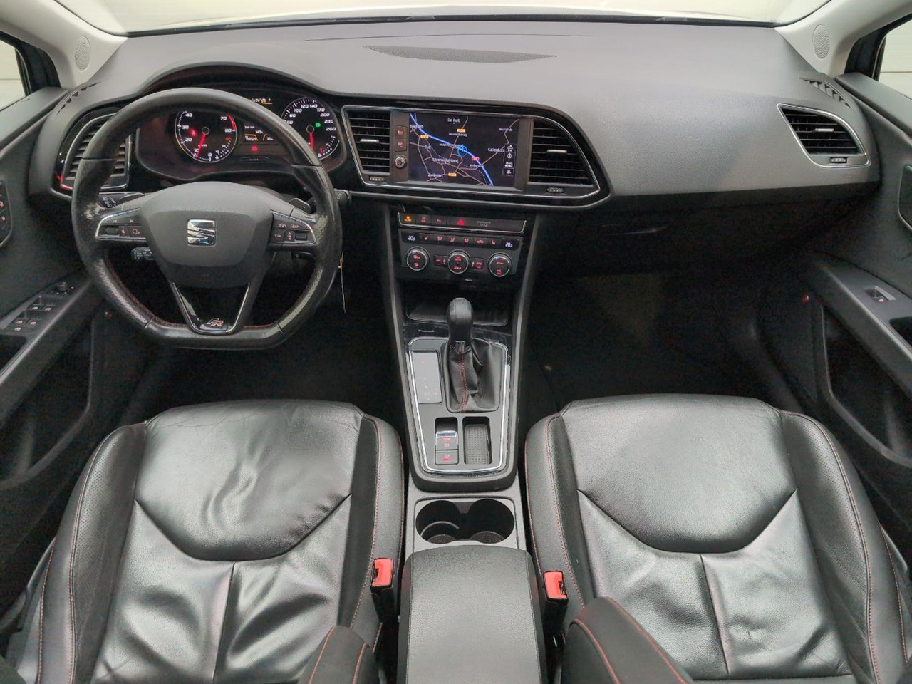 SEAT Leon 1.8 TSI FR Business Intense | 2018 | 158.529 km | Automaat | GDF97L | NAP: Geen oordeel - Hatchback: hình 5 SEAT Leon 1.8 TSI FR Business Intense | 2018 | 158.529 km | Automaat | GDF97L | NAP: Geen oordeel - Hatchback: hình 5