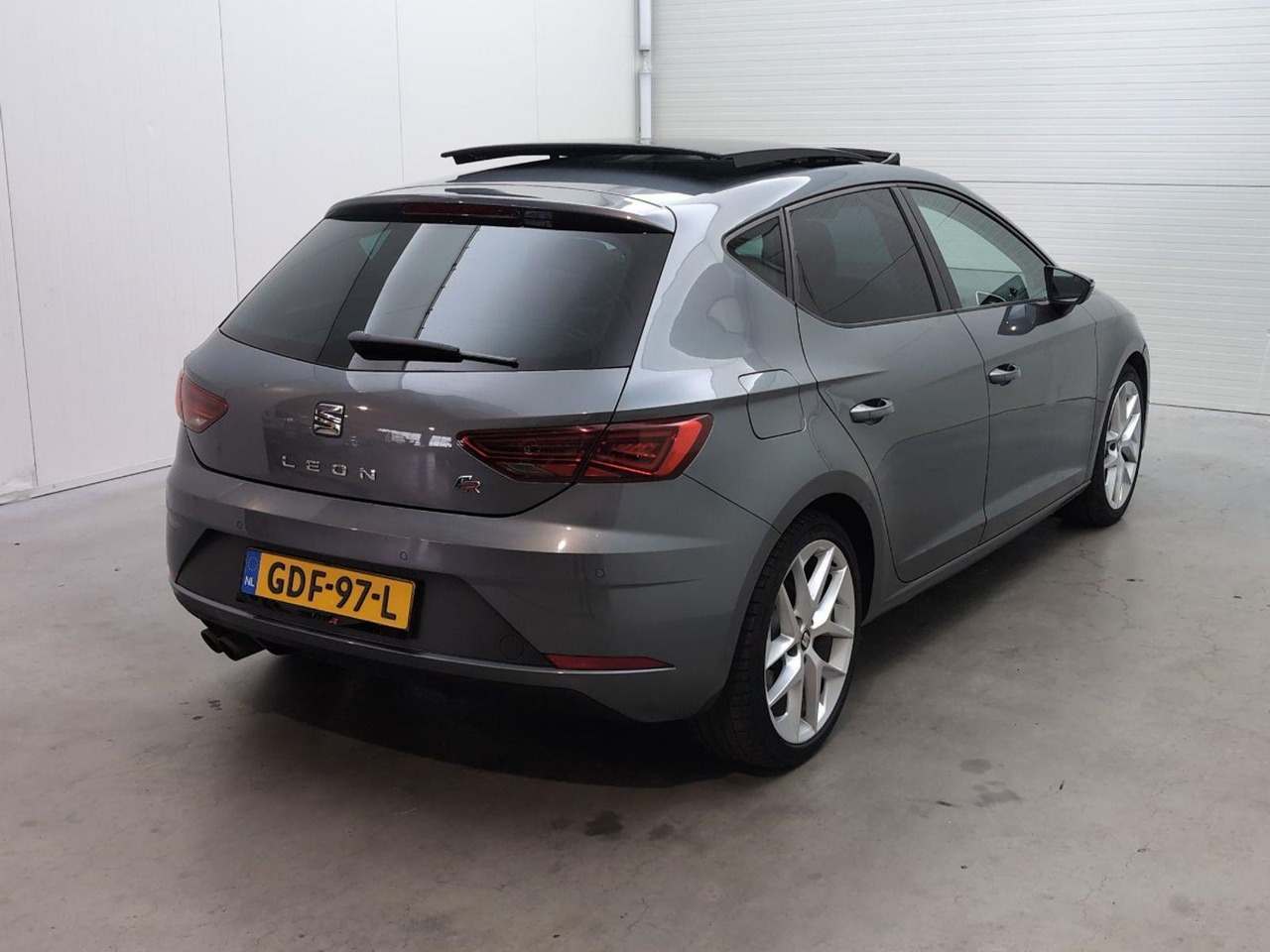 SEAT Leon 1.8 TSI FR Business Intense | 2018 | 158.529 km | Automaat | GDF97L | NAP: Geen oordeel - Hatchback: hình 4 SEAT Leon 1.8 TSI FR Business Intense | 2018 | 158.529 km | Automaat | GDF97L | NAP: Geen oordeel - Hatchback: hình 4